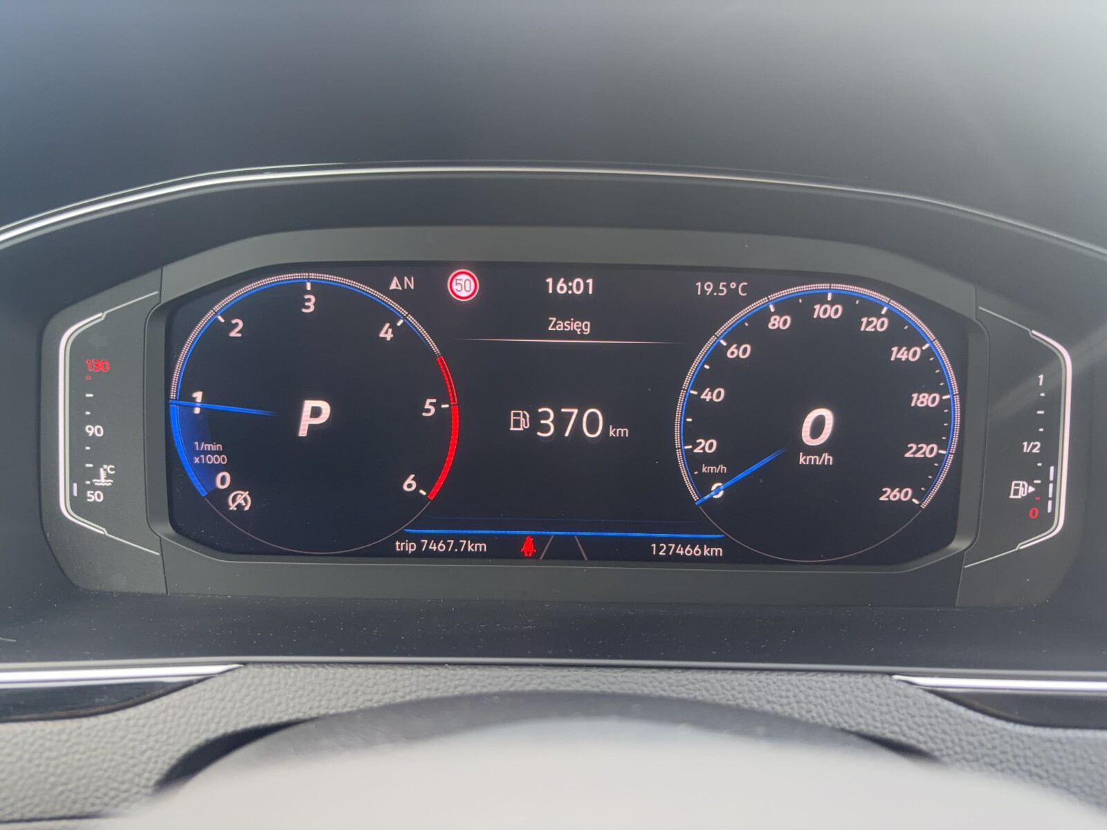 Volkswagen Passat - zdjęcie 13