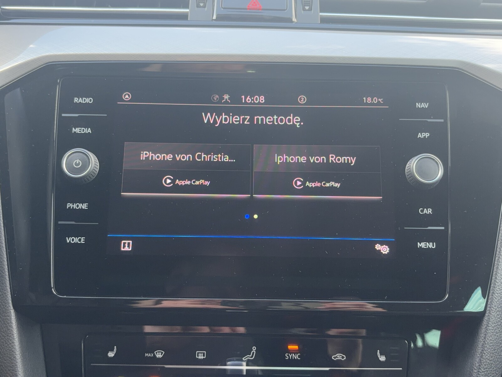 Volkswagen Passat - zdjęcie 33