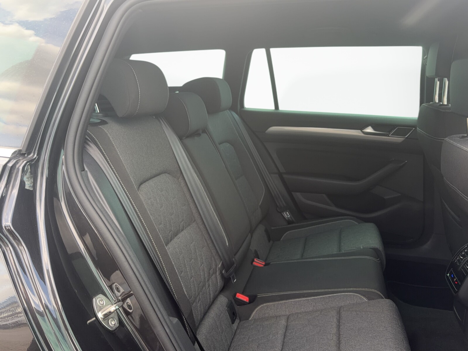 Volkswagen Passat - zdjęcie 20