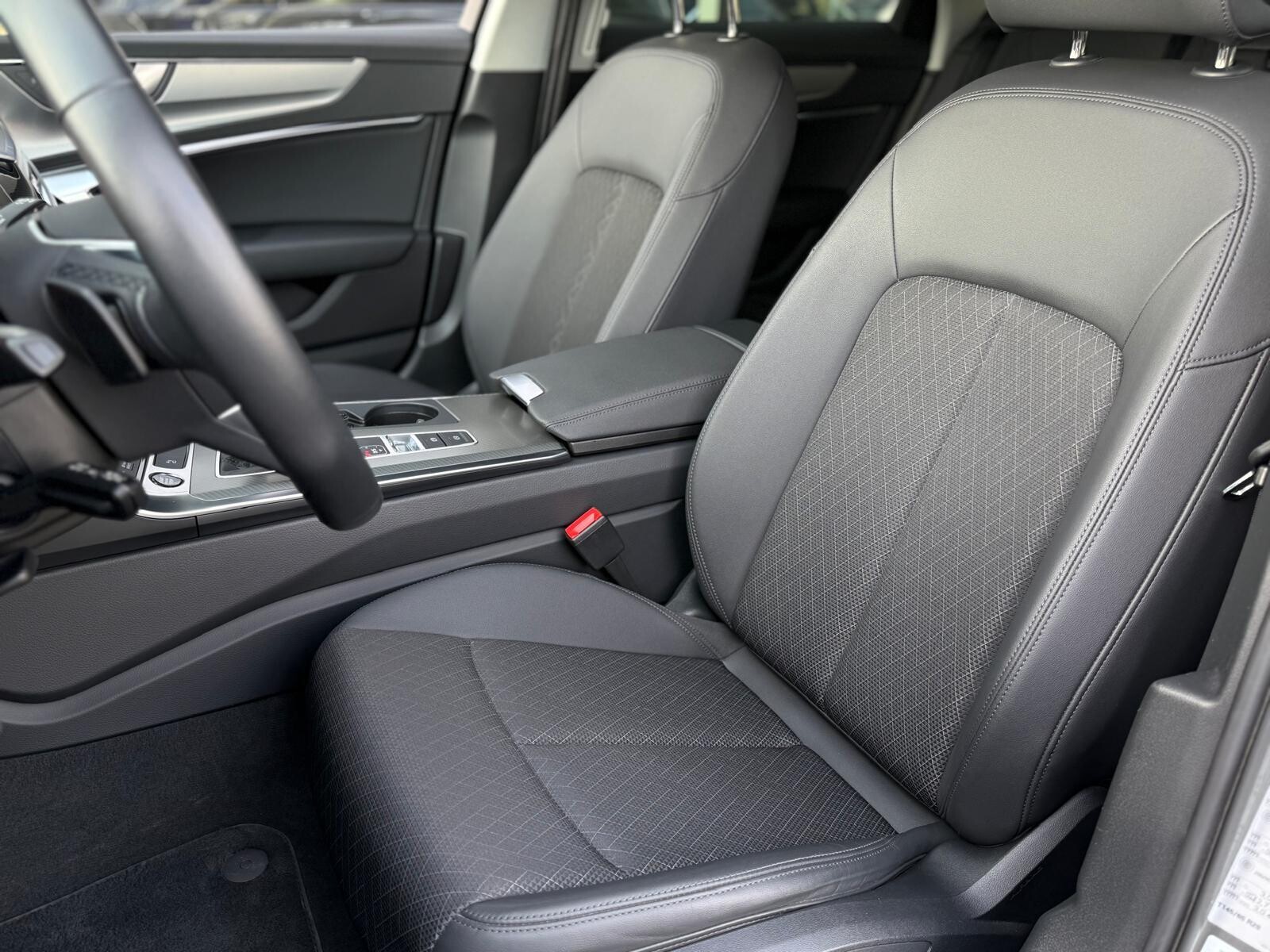 Audi A6 Avant - zdjęcie 16