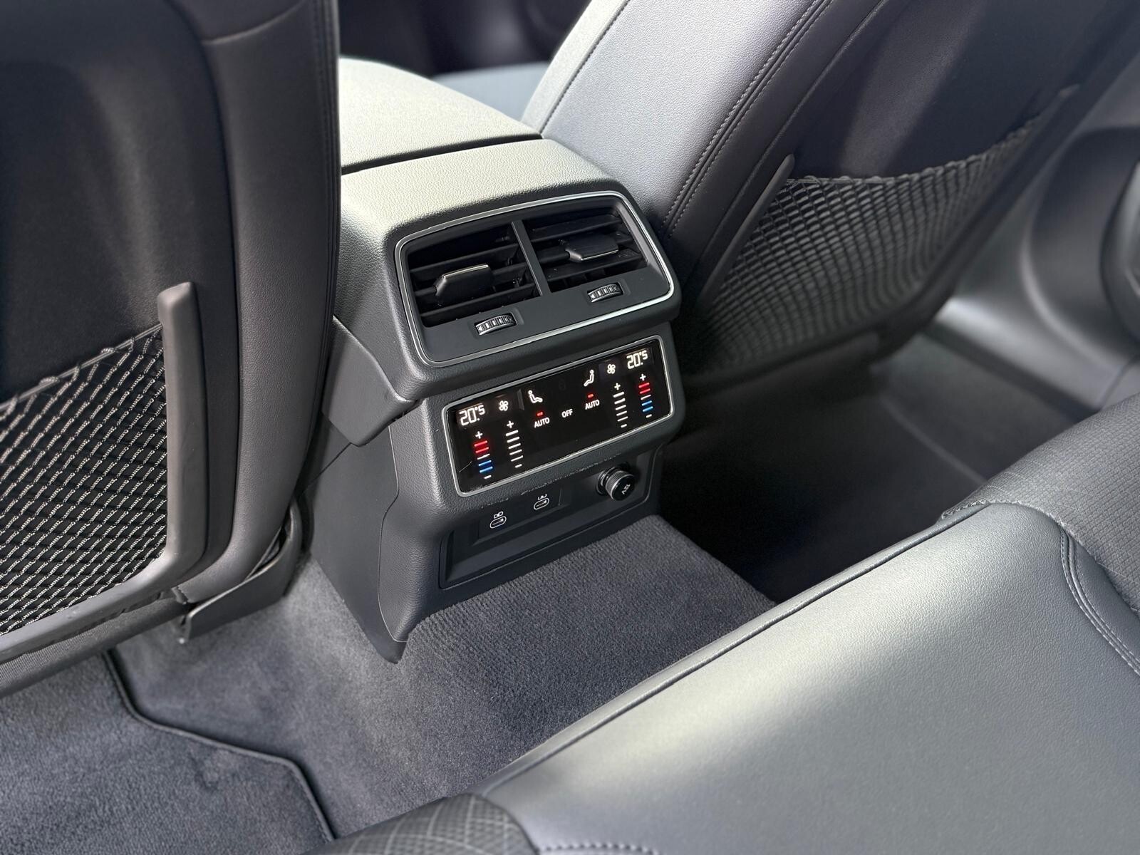 Audi A6 Avant - zdjęcie 21