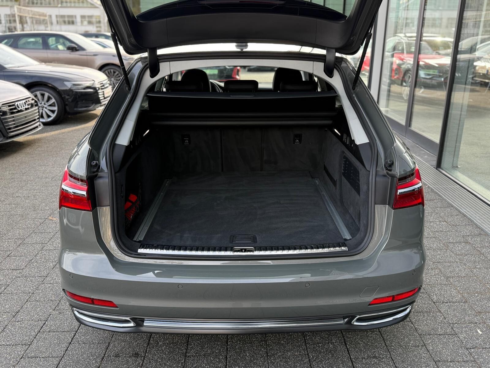 Audi A6 Avant - zdjęcie 12
