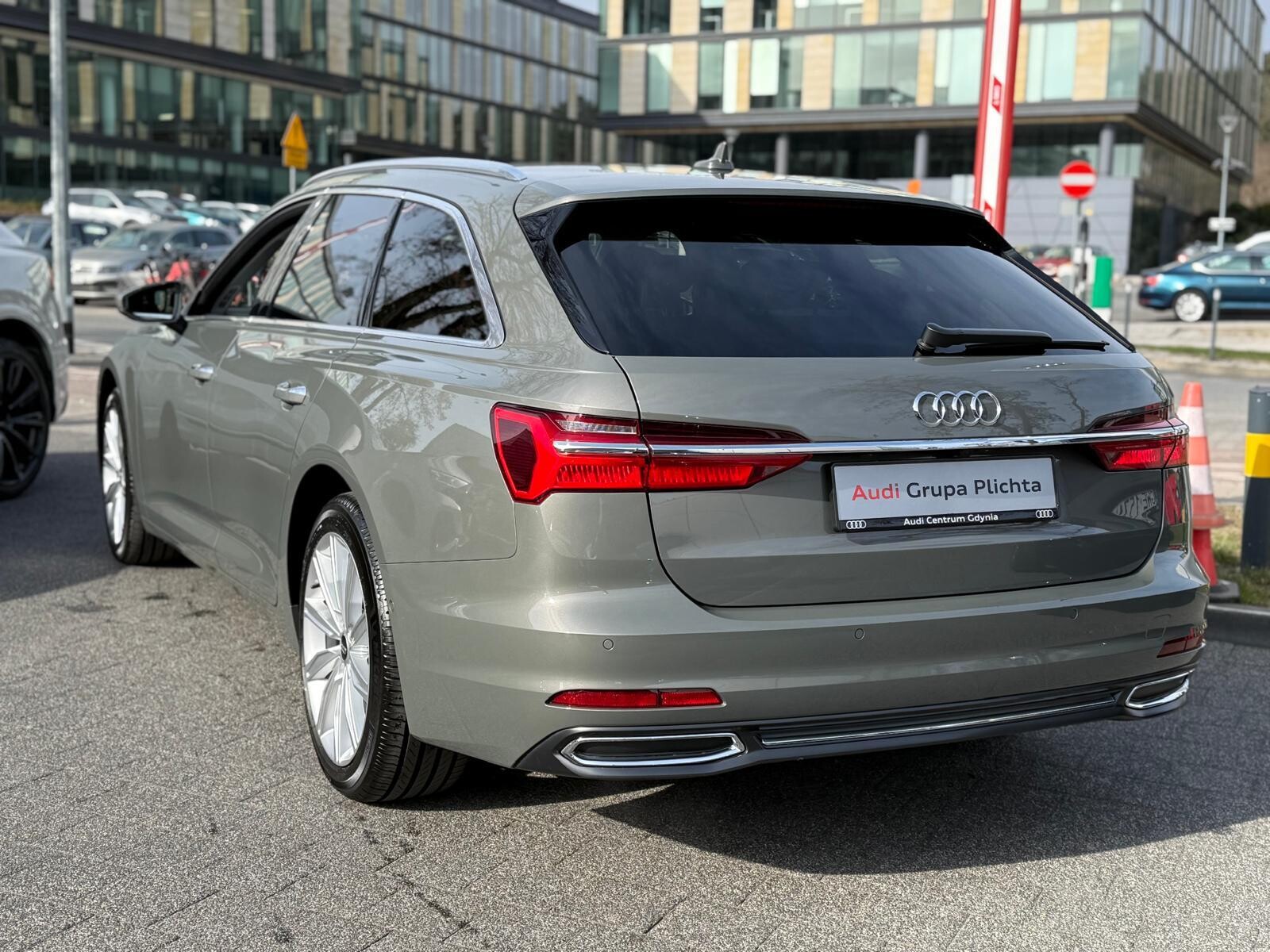 Audi A6 Avant - zdjęcie 10