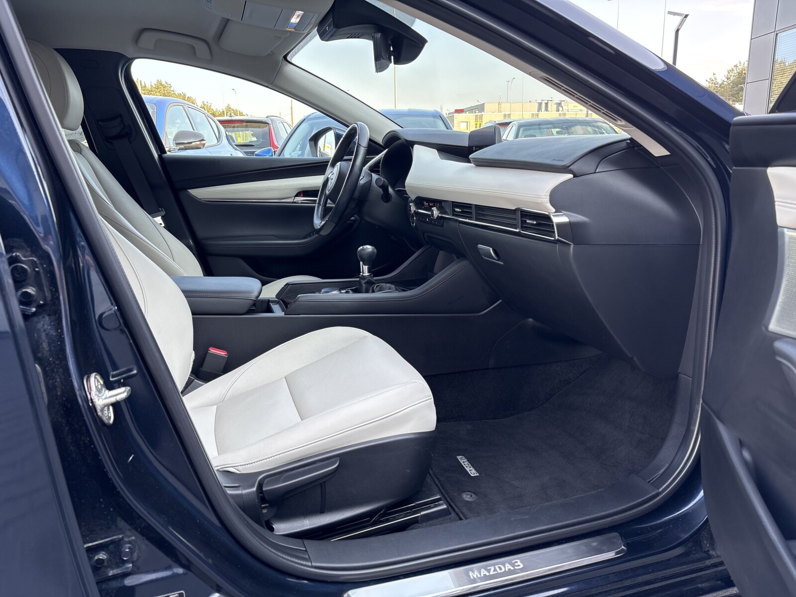 Mazda 3 - zdjęcie 9