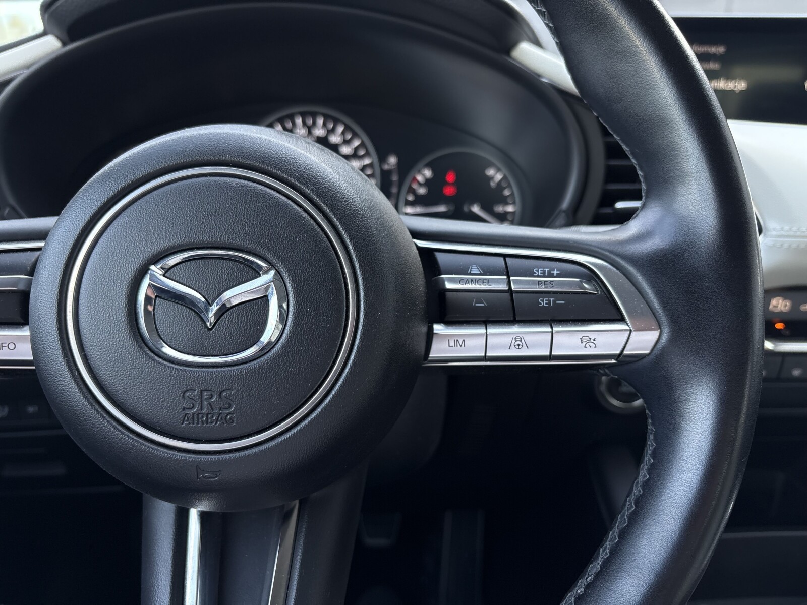 Mazda 3 - zdjęcie 19