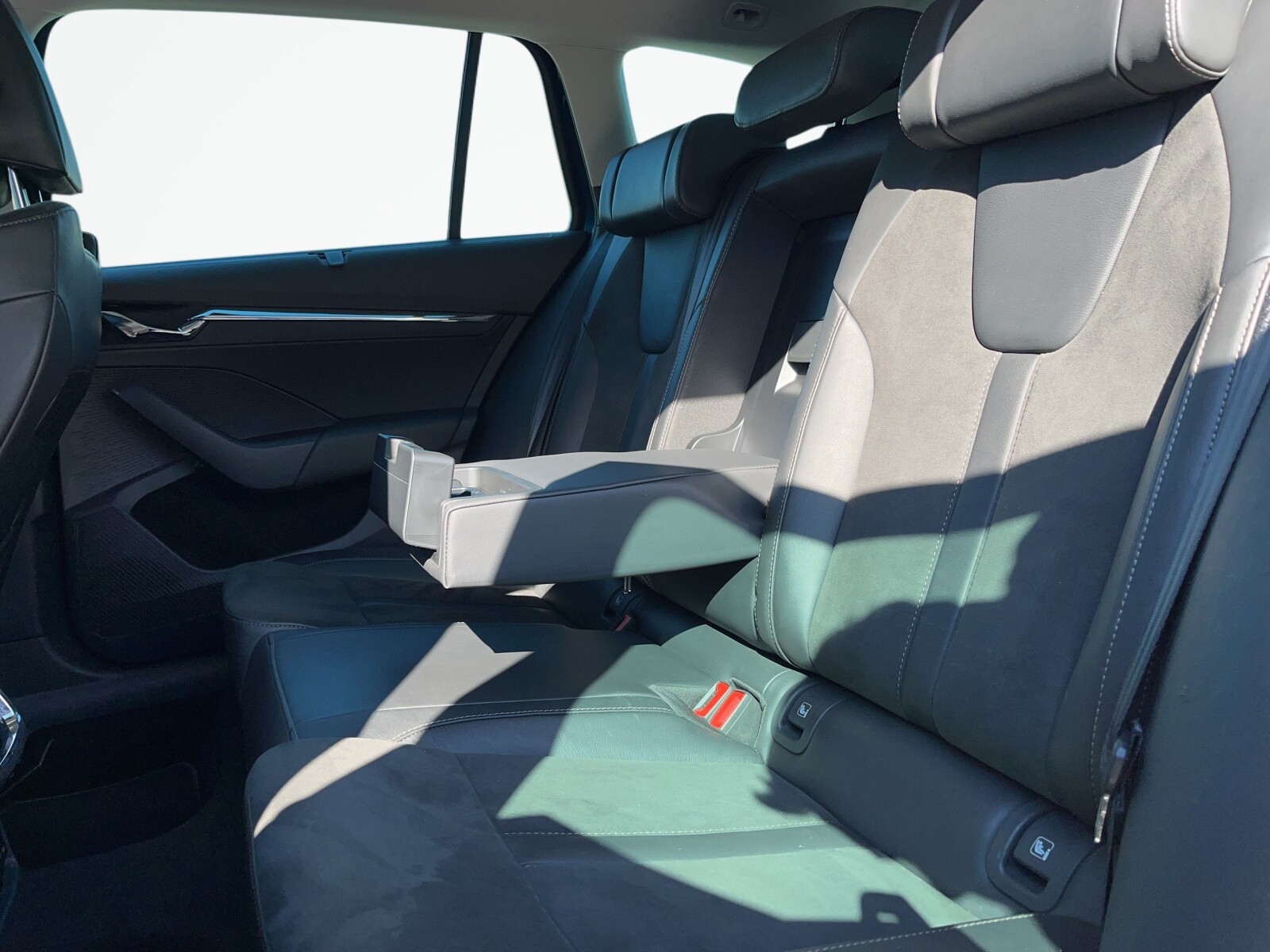 Škoda Octavia Combi - zdjęcie 14