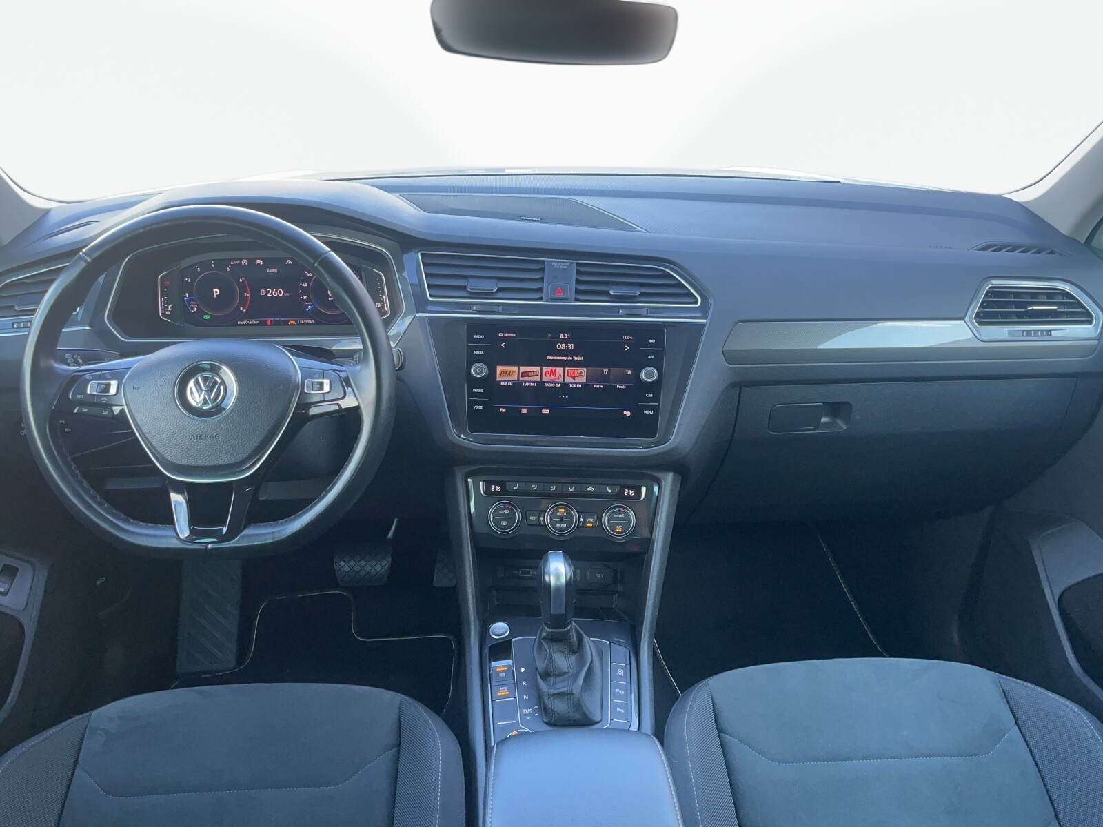 Volkswagen Tiguan - zdjęcie 14
