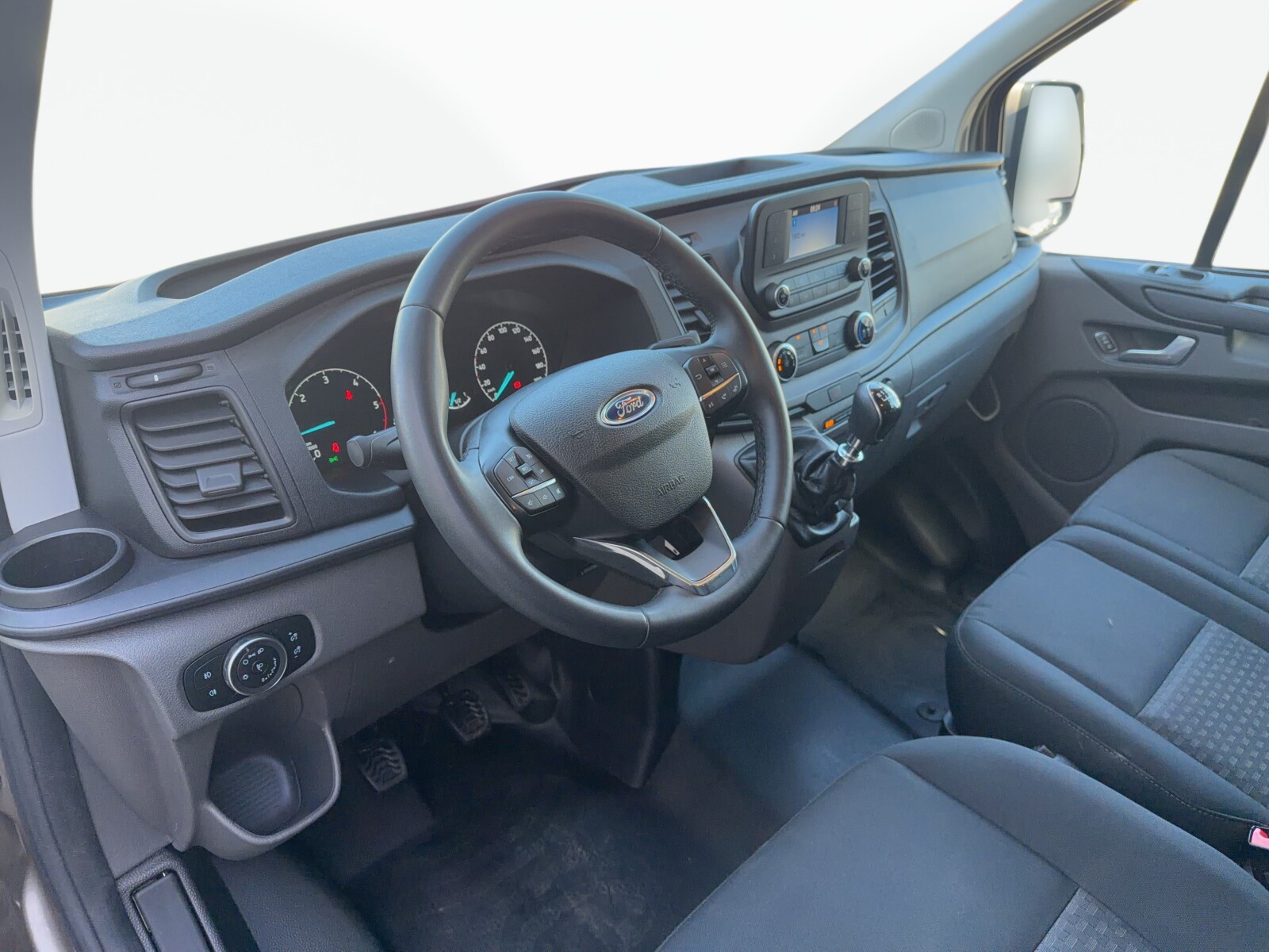 Ford Transit Custom - zdjęcie 9