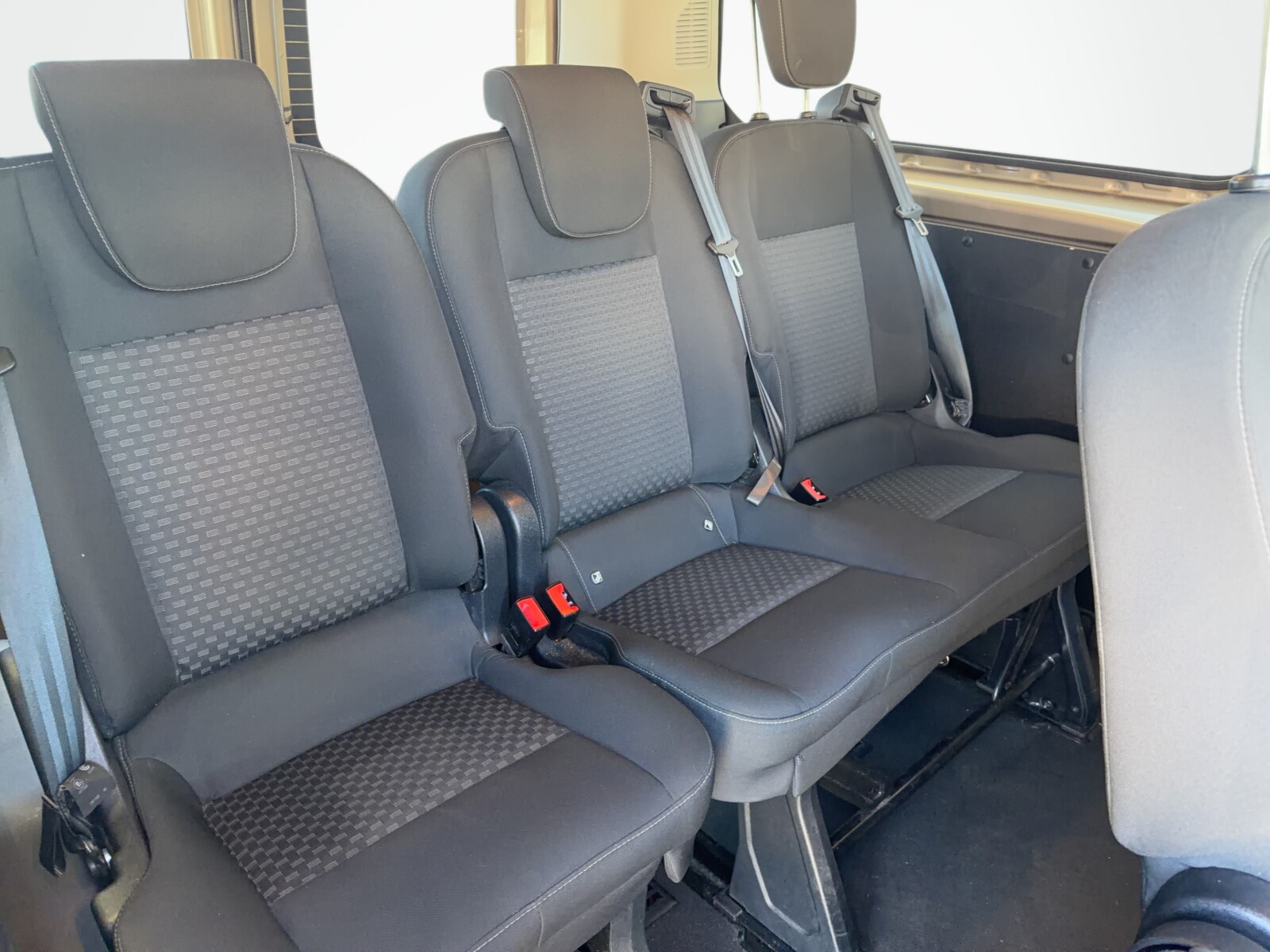 Ford Transit Custom - zdjęcie 16