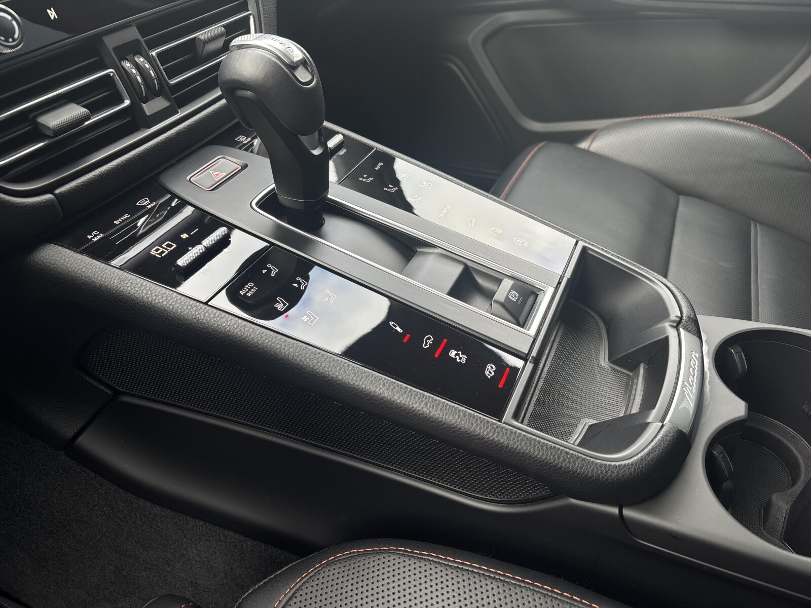Porsche Macan - zdjęcie 18