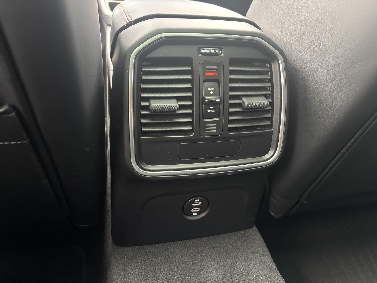 Porsche Macan - zdjęcie 24