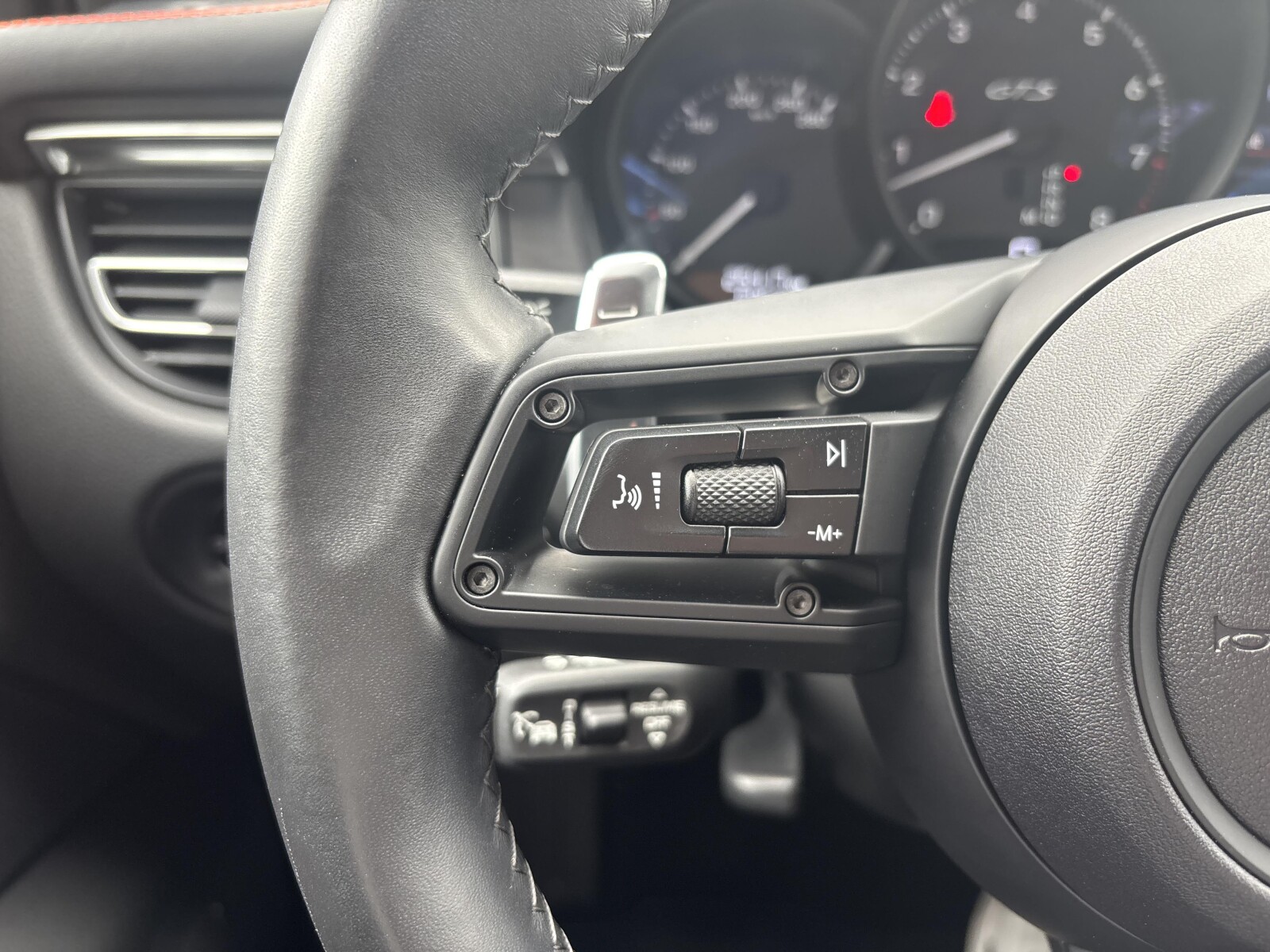 Porsche Macan - zdjęcie 11