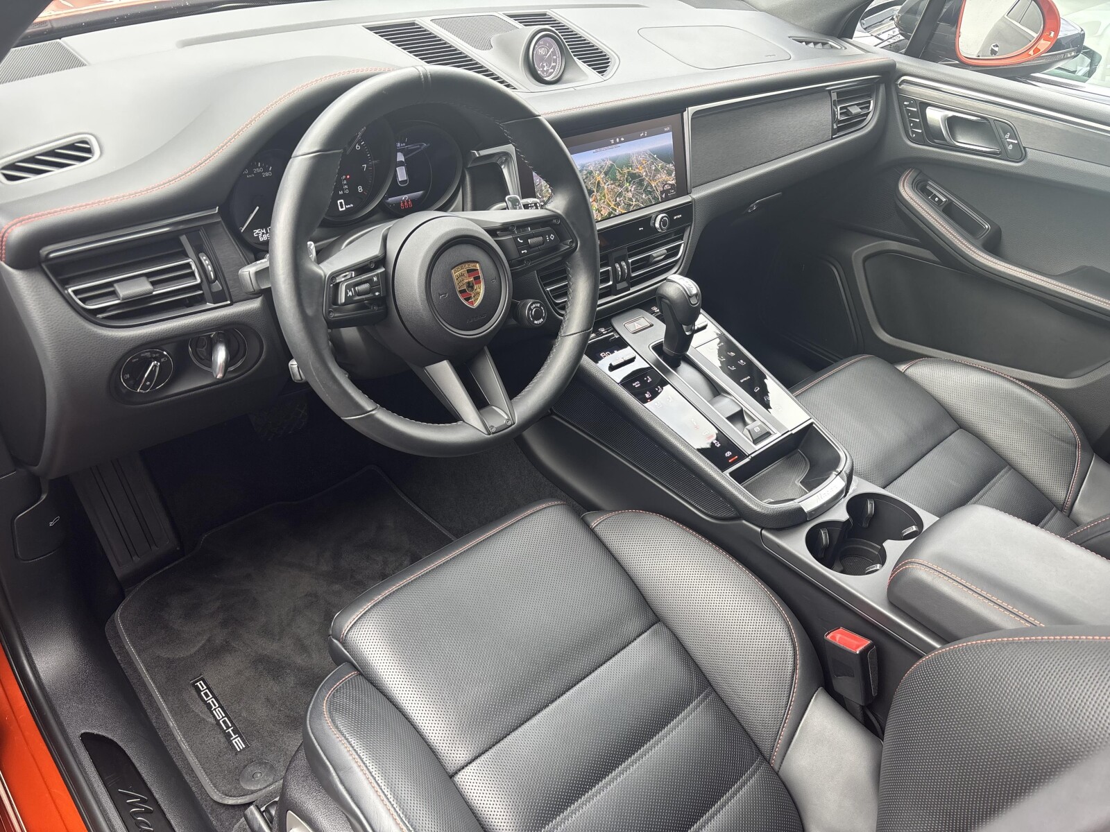 Porsche Macan - zdjęcie 17
