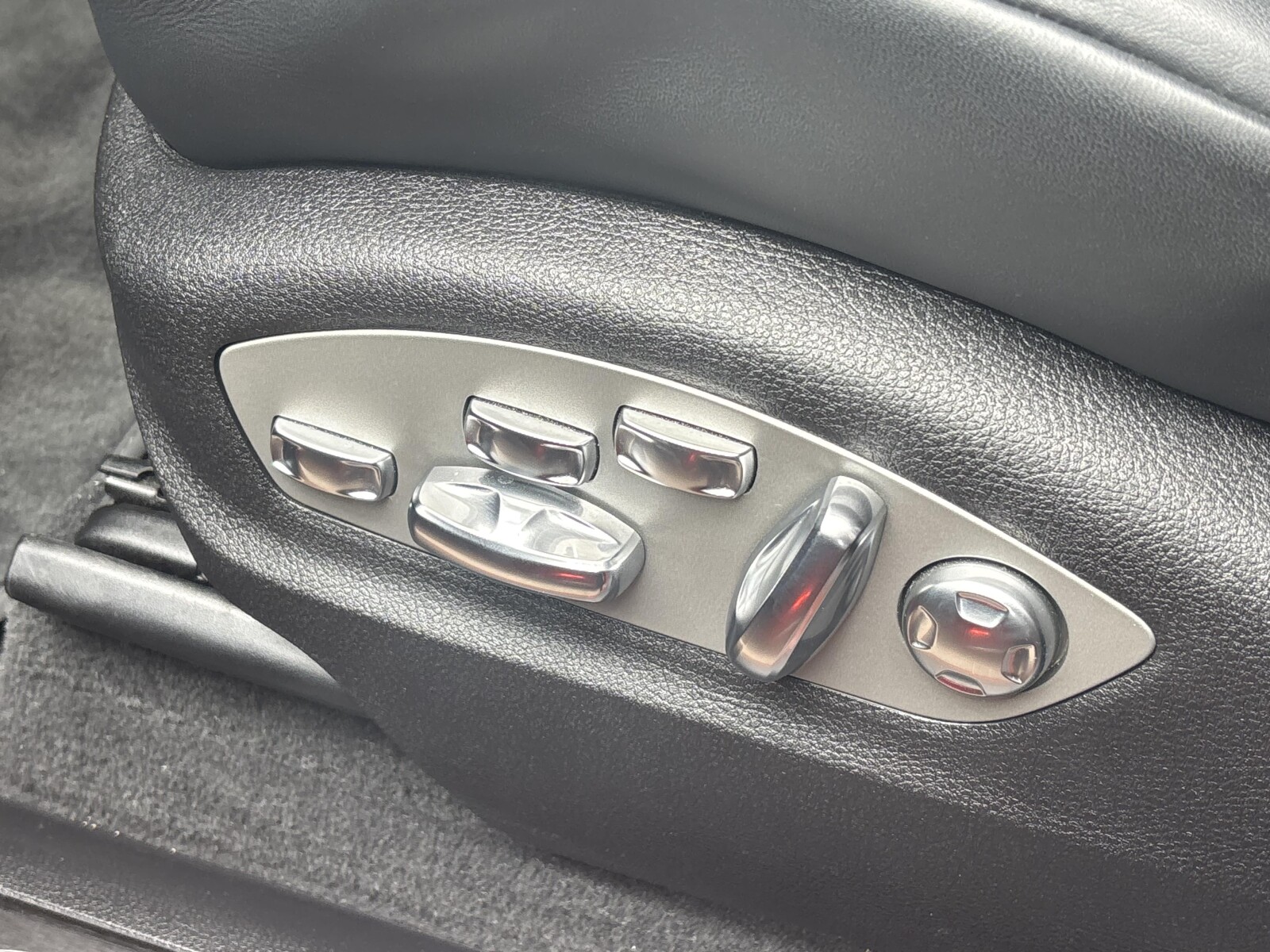 Porsche Macan - zdjęcie 16
