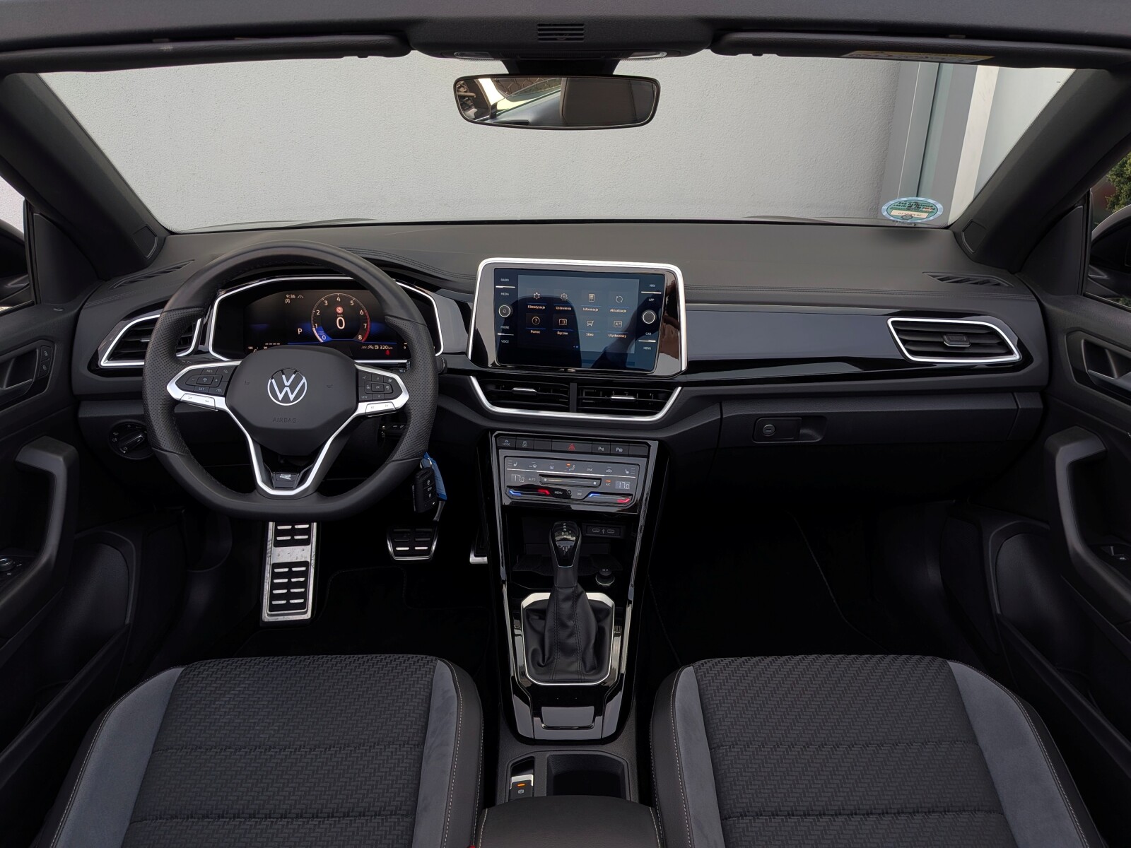 Volkswagen T-Roc - zdjęcie 11