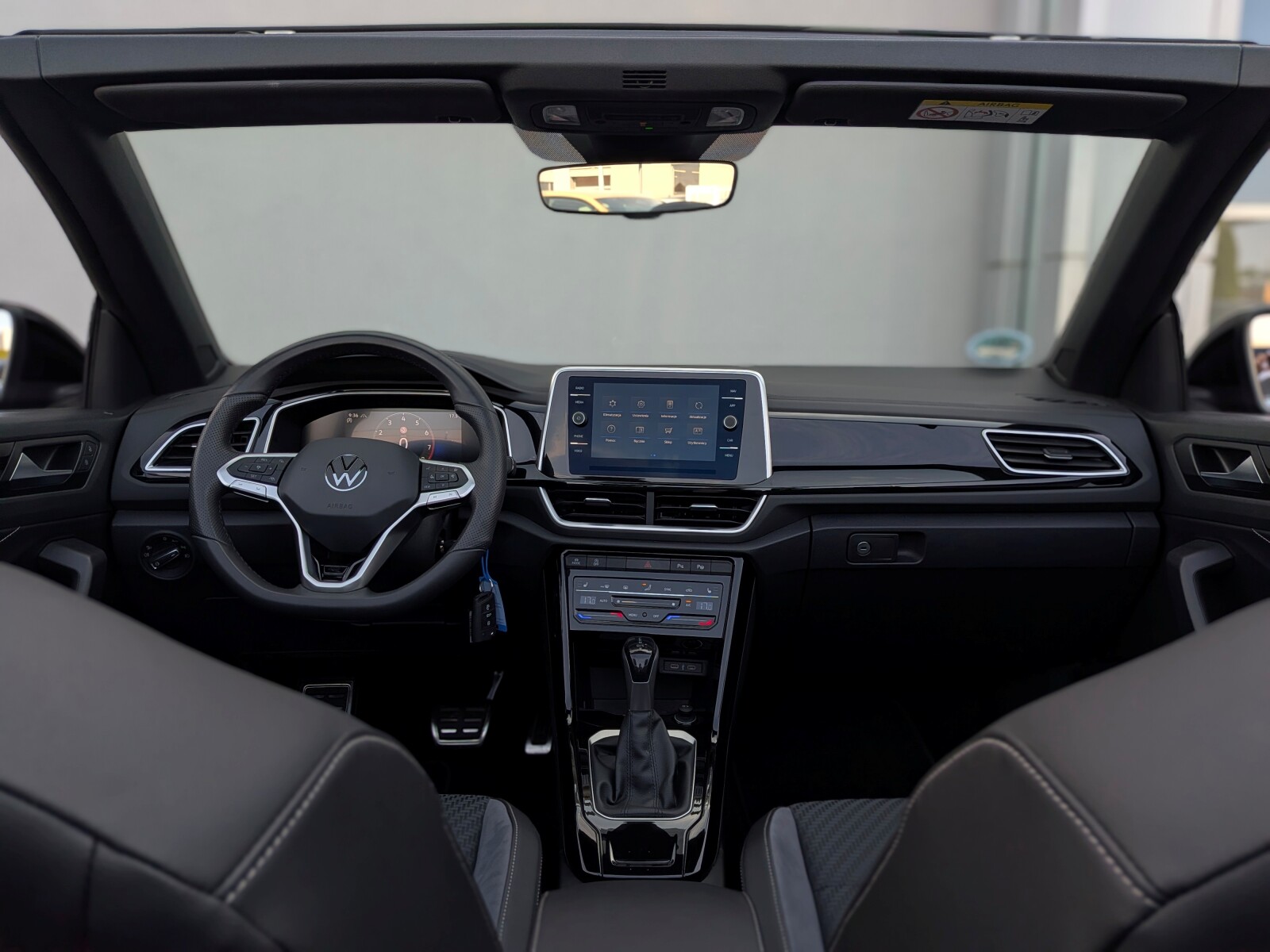 Volkswagen T-Roc - zdjęcie 29