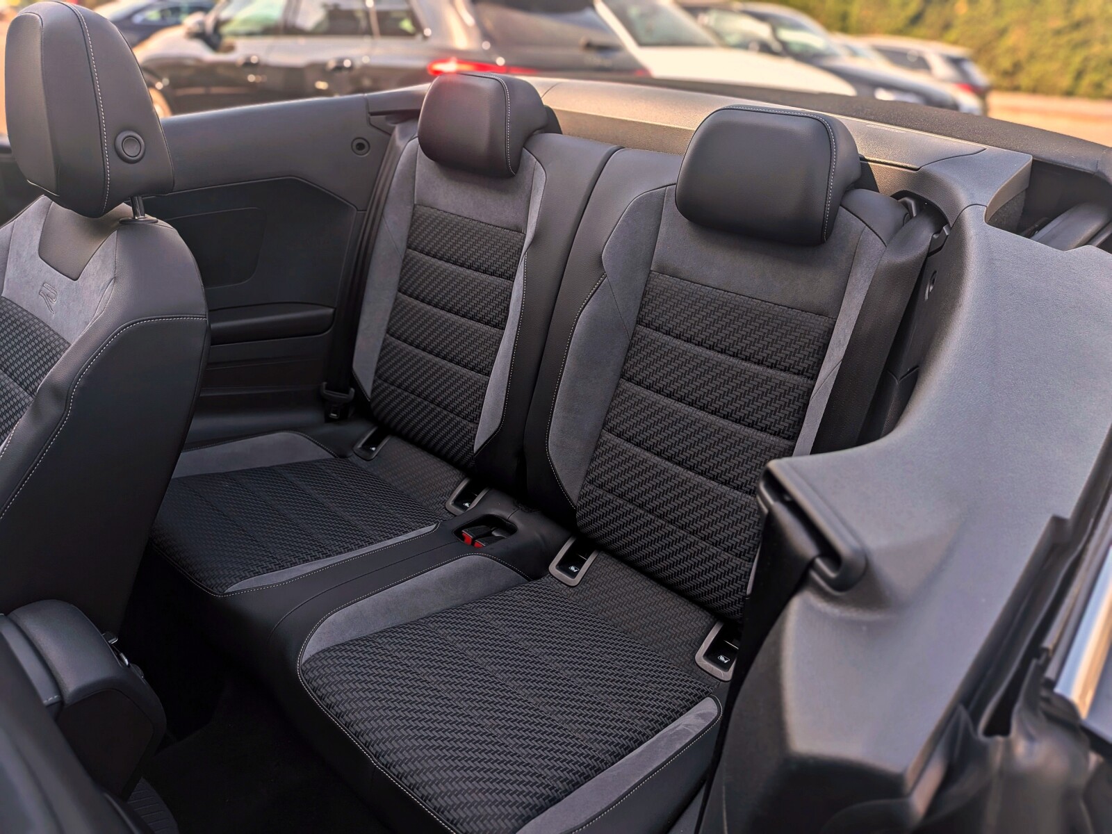 Volkswagen T-Roc - zdjęcie 10