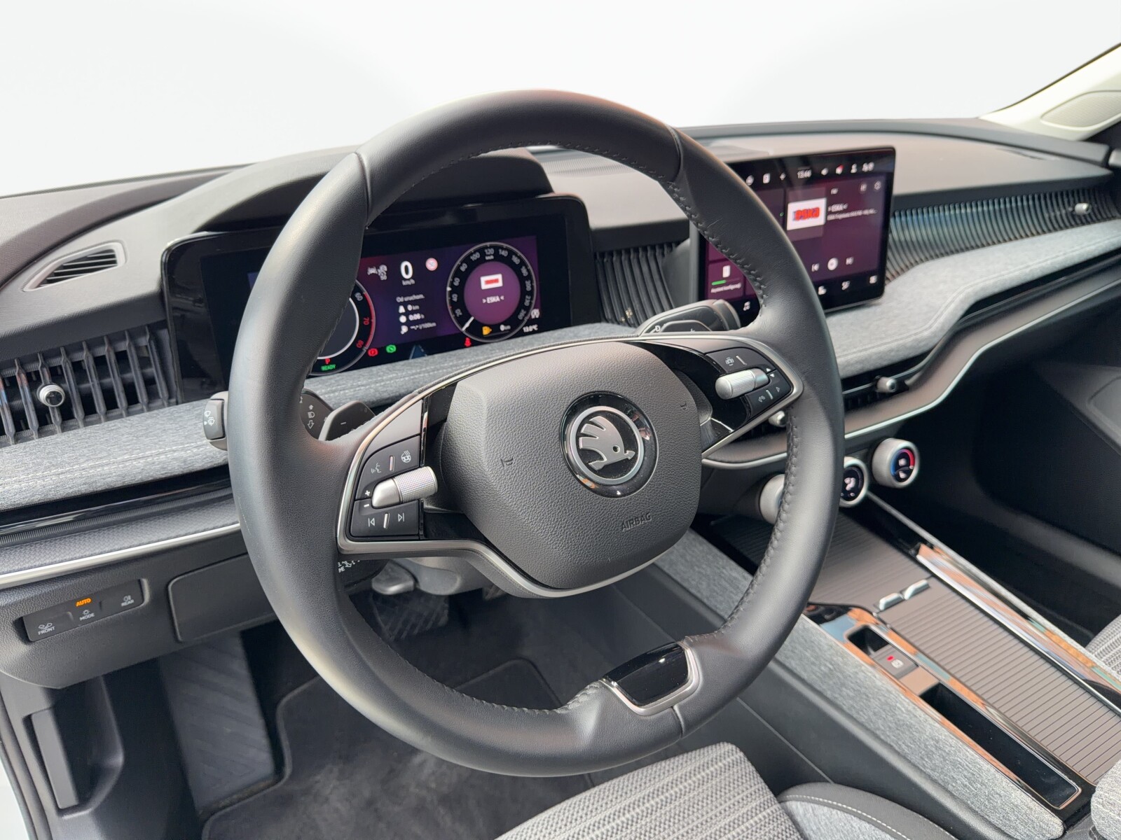 Škoda Superb - zdjęcie 11