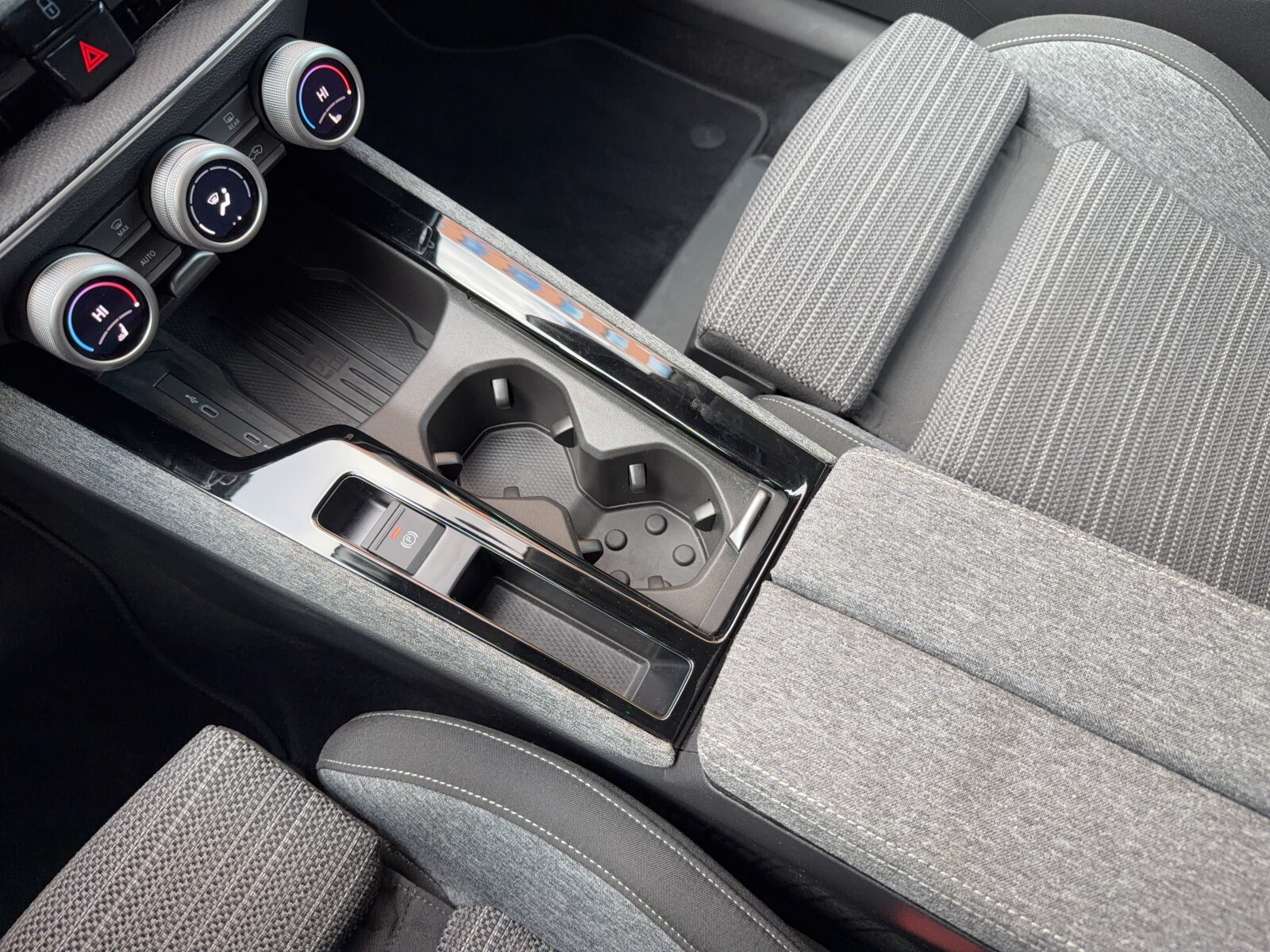 Škoda Superb - zdjęcie 21