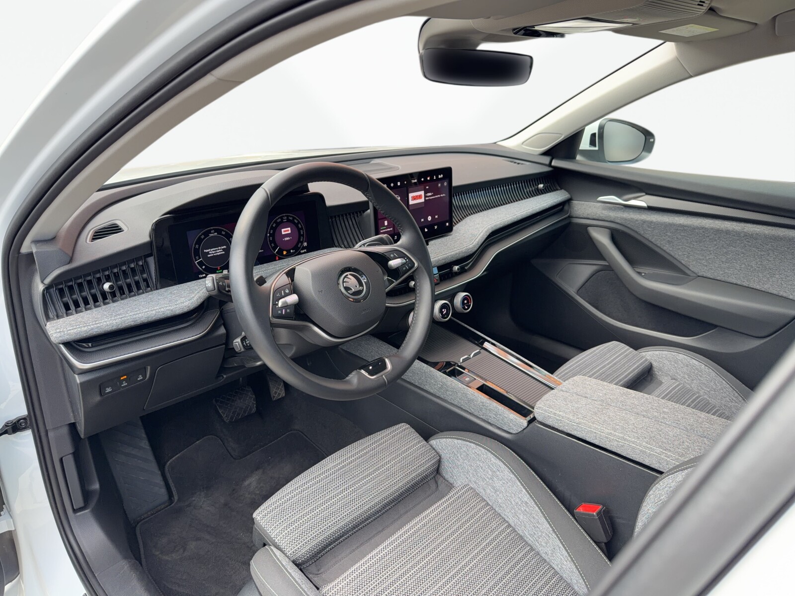 Škoda Superb - zdjęcie 10