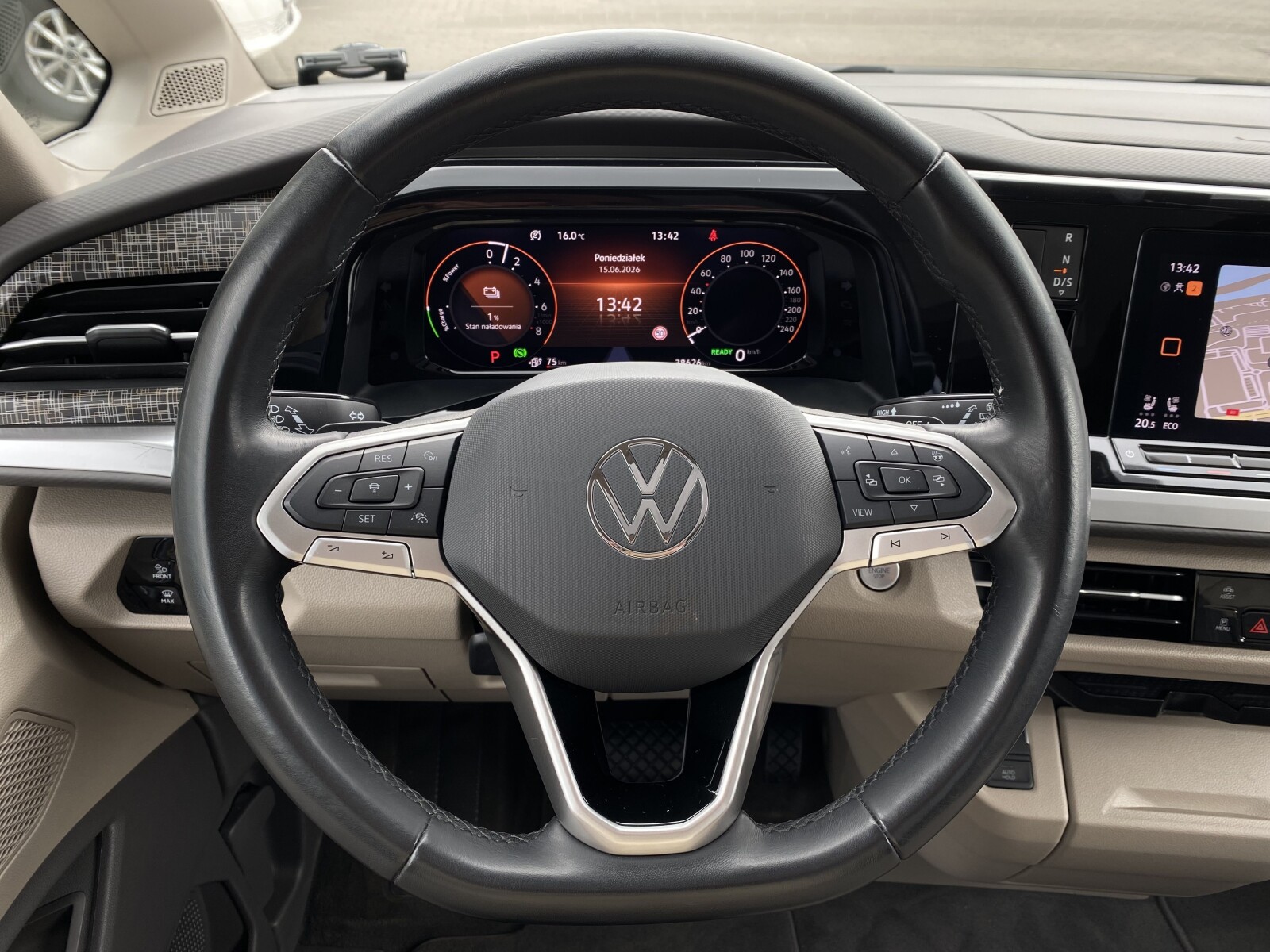 Volkswagen Multivan - zdjęcie 17