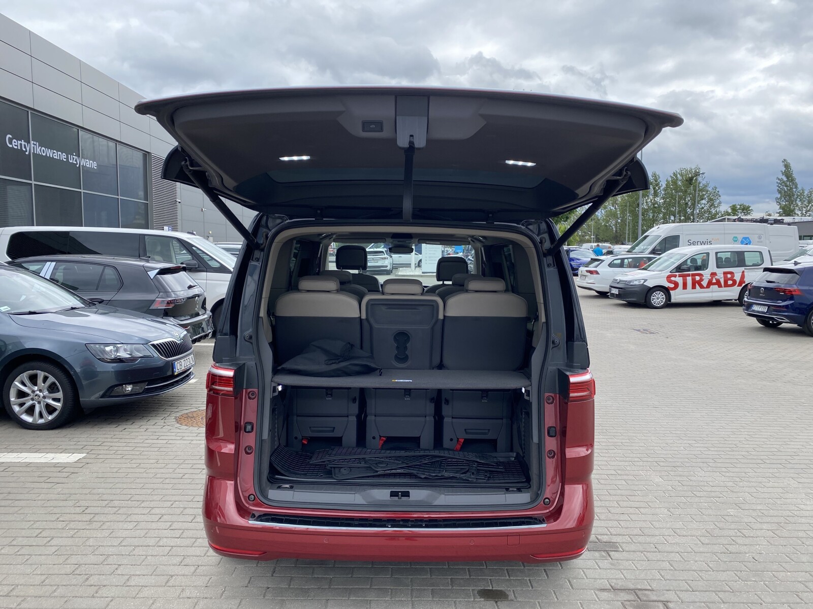Volkswagen Multivan - zdjęcie 14