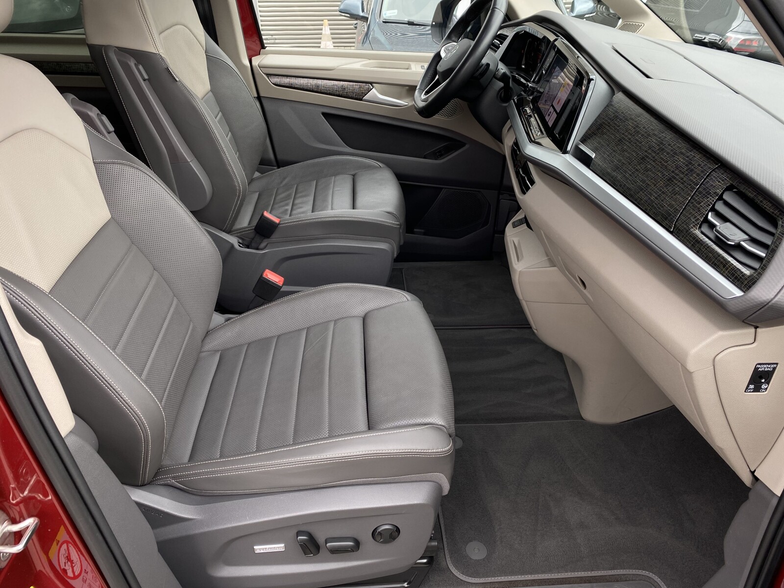 Volkswagen Multivan - zdjęcie 12