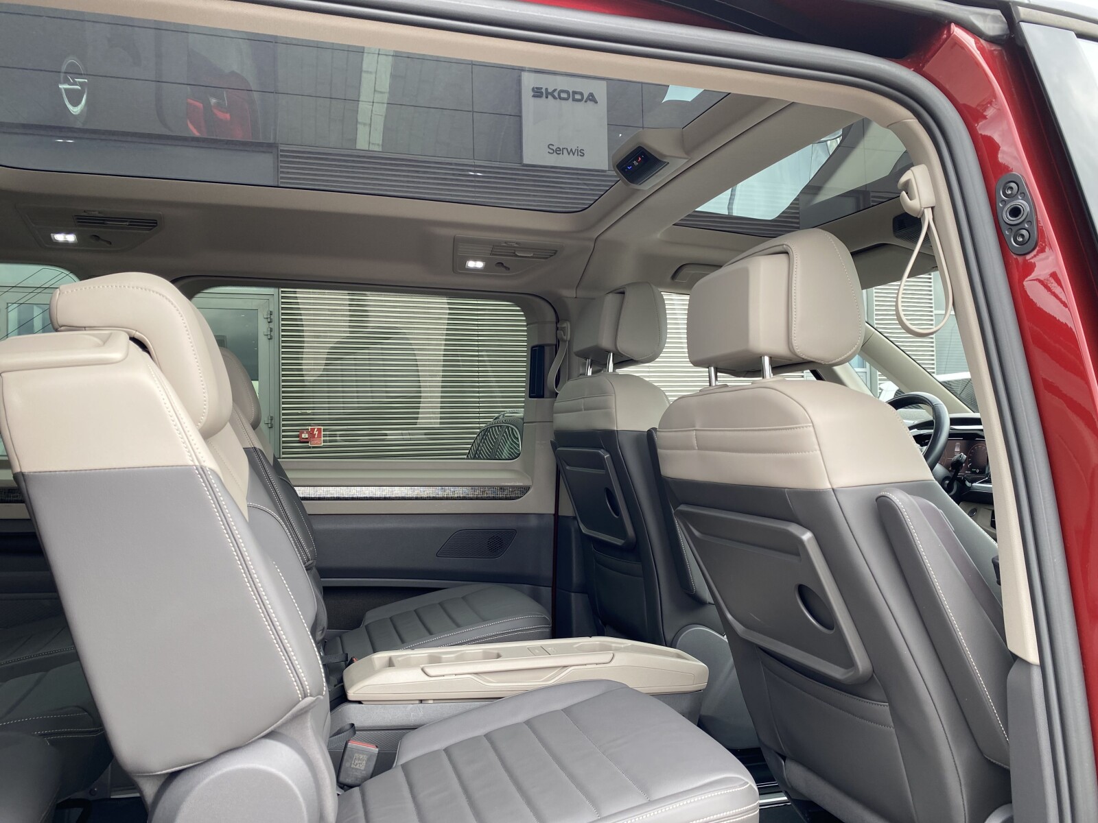 Volkswagen Multivan - zdjęcie 9