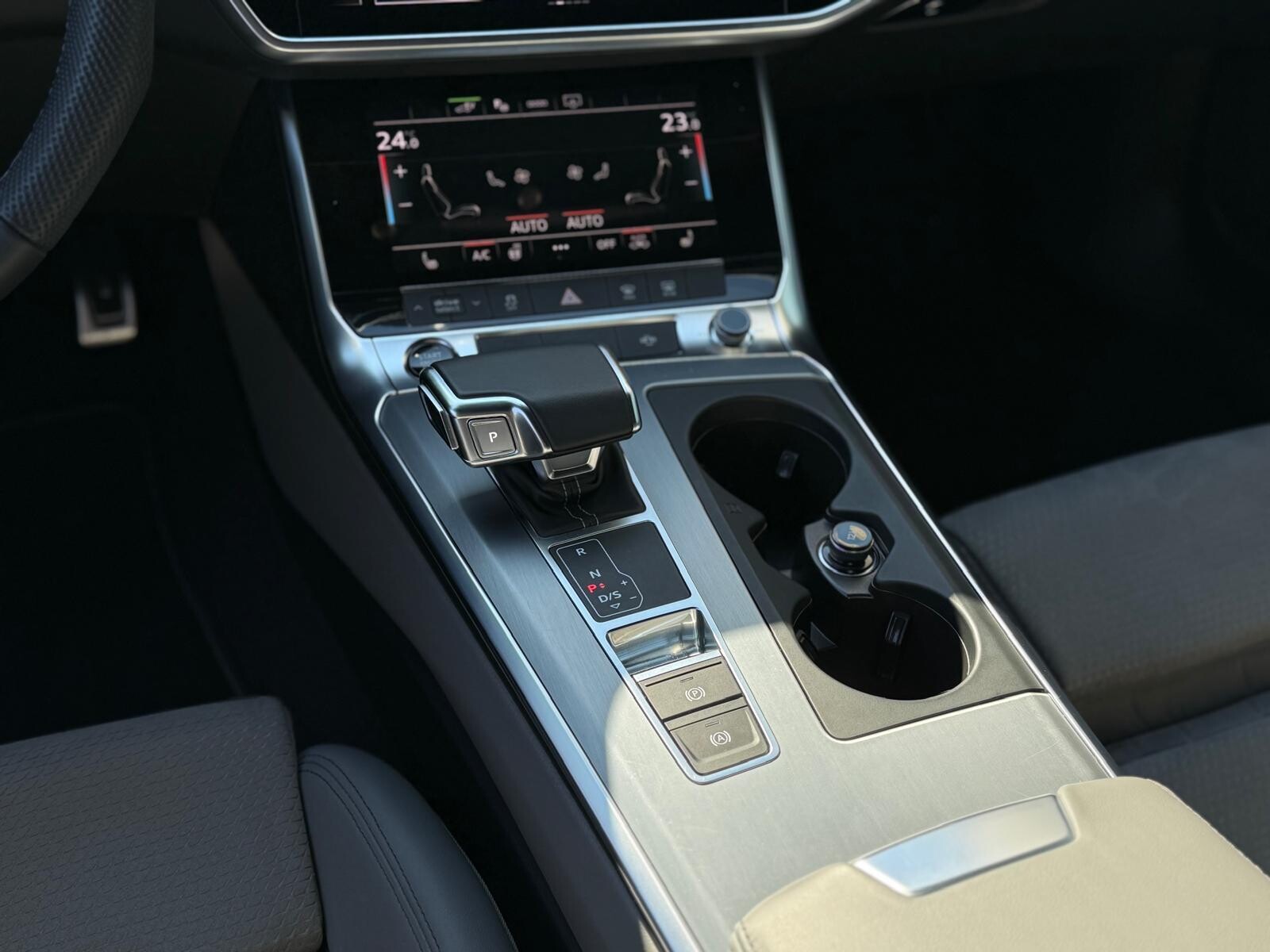 Audi A6 Avant - zdjęcie 28