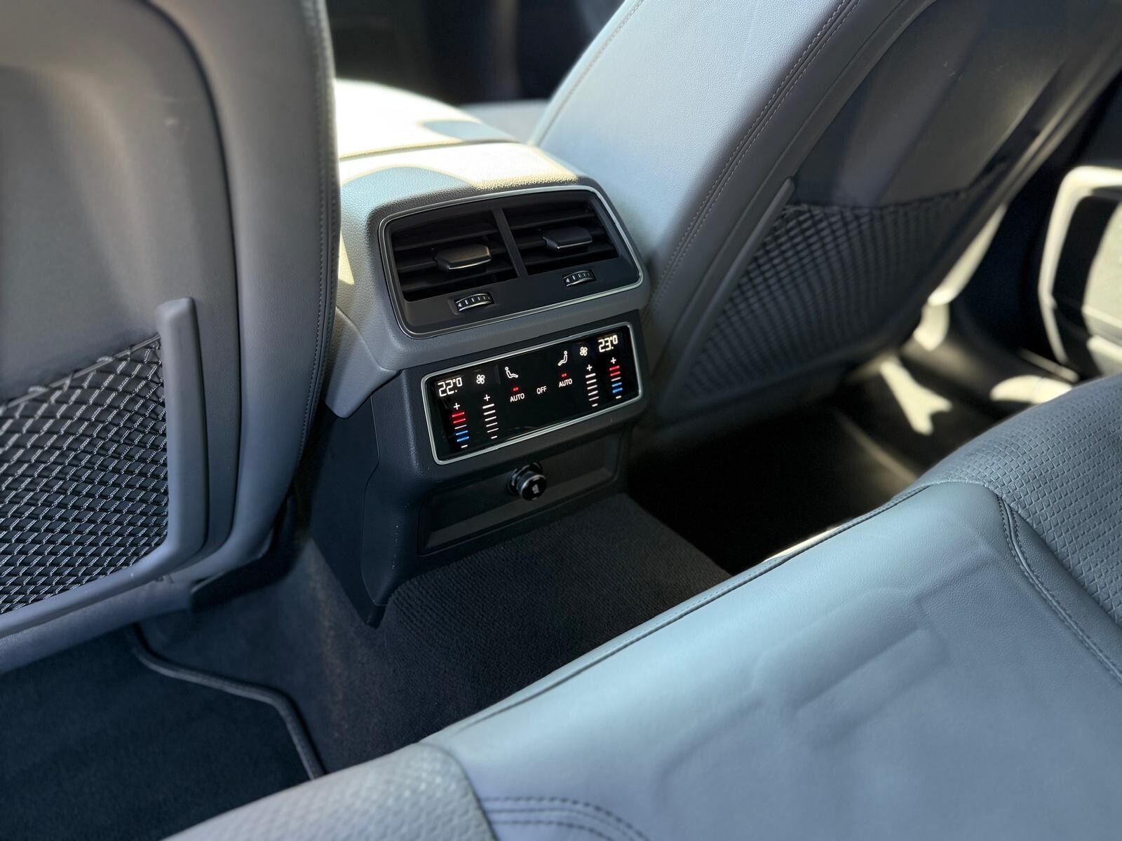 Audi A6 Avant - zdjęcie 18