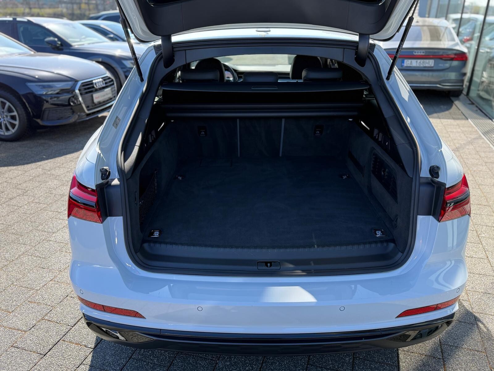 Audi A6 Avant - zdjęcie 13