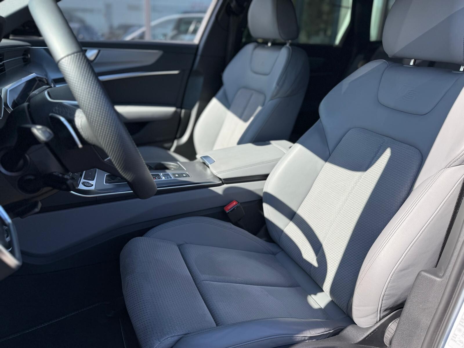 Audi A6 Avant - zdjęcie 17