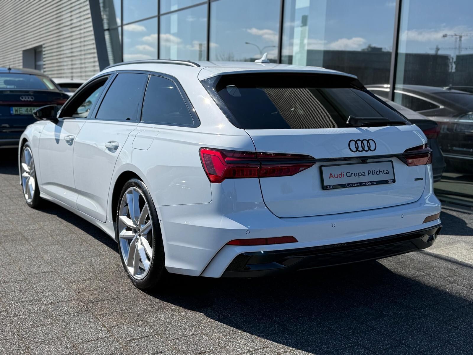 Audi A6 Avant - zdjęcie 11