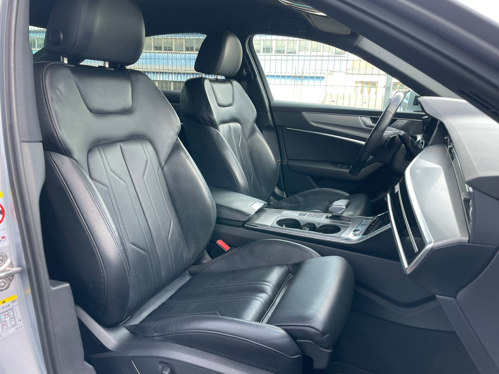 Audi A6 Limousine - zdjęcie 24