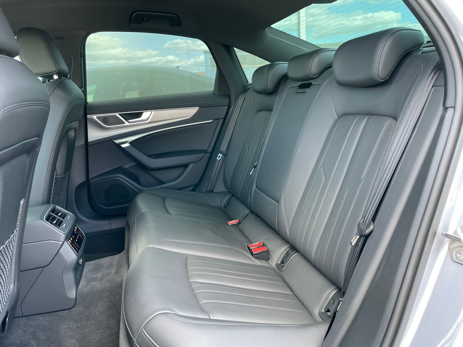 Audi A6 Limousine - zdjęcie 12