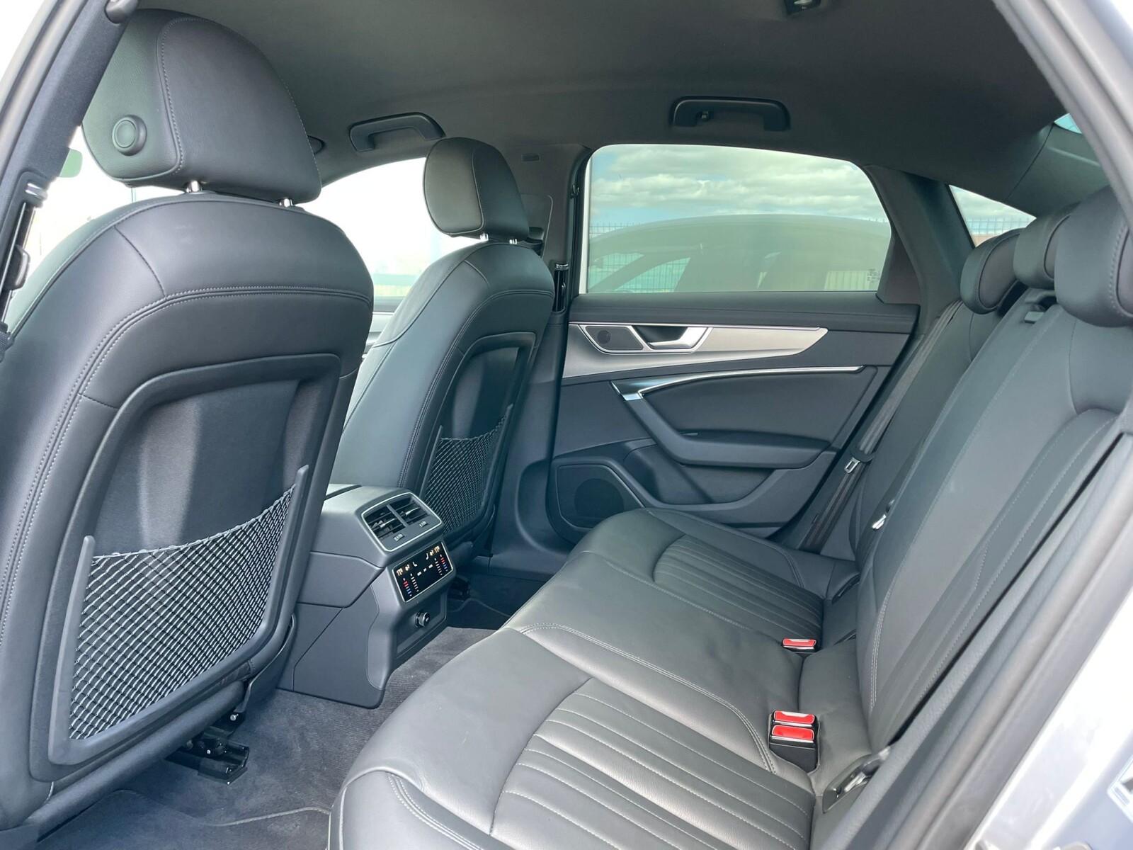 Audi A6 Limousine - zdjęcie 11