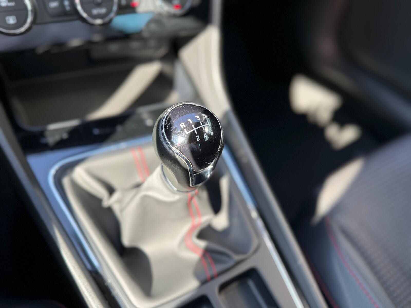 Seat Leon - zdjęcie 31