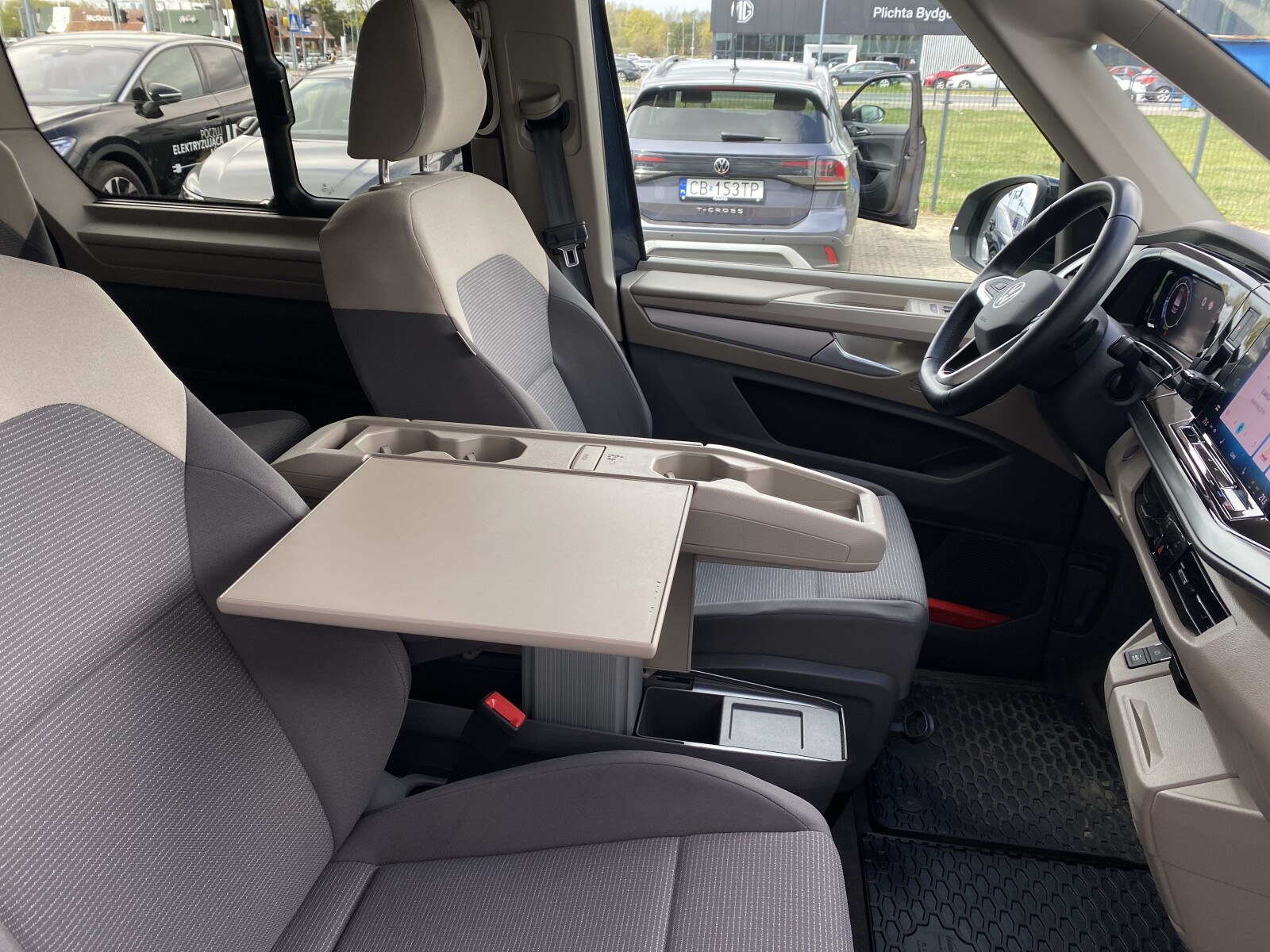 Volkswagen Multivan - zdjęcie 19