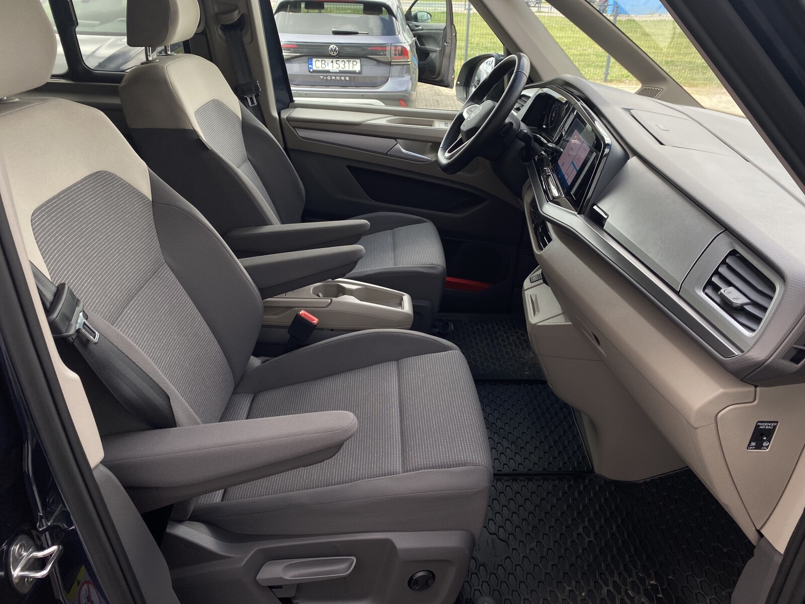 Volkswagen Multivan - zdjęcie 18