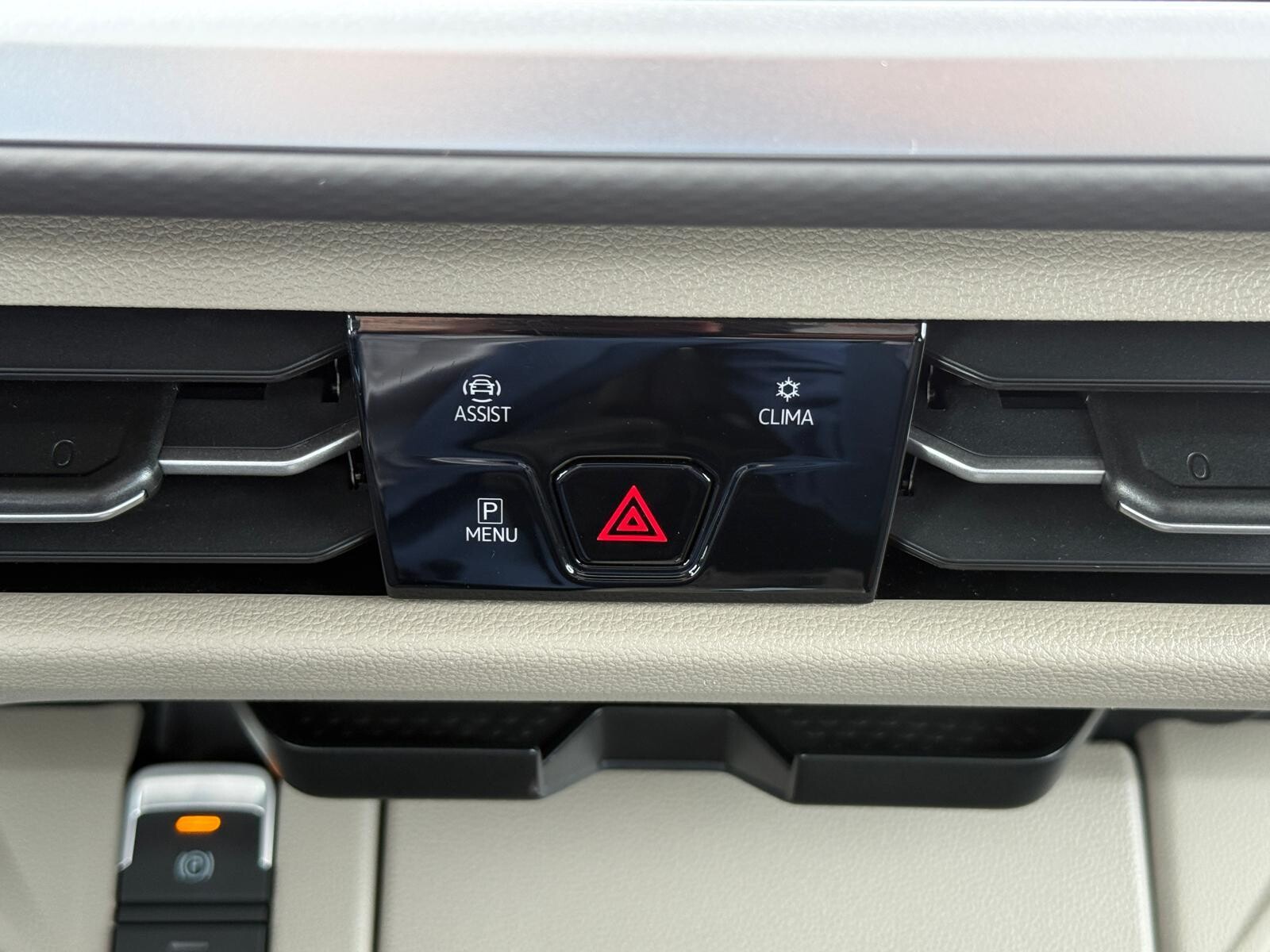 Volkswagen Multivan - zdjęcie 28