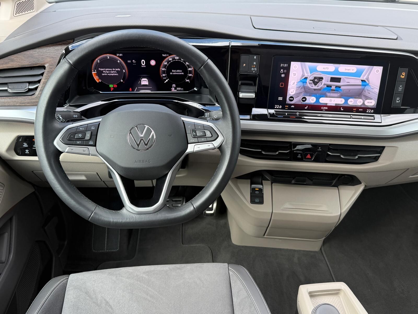 Volkswagen Multivan - zdjęcie 10