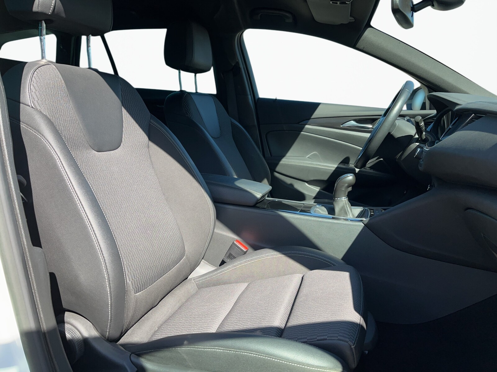 Opel Insignia - zdjęcie 23