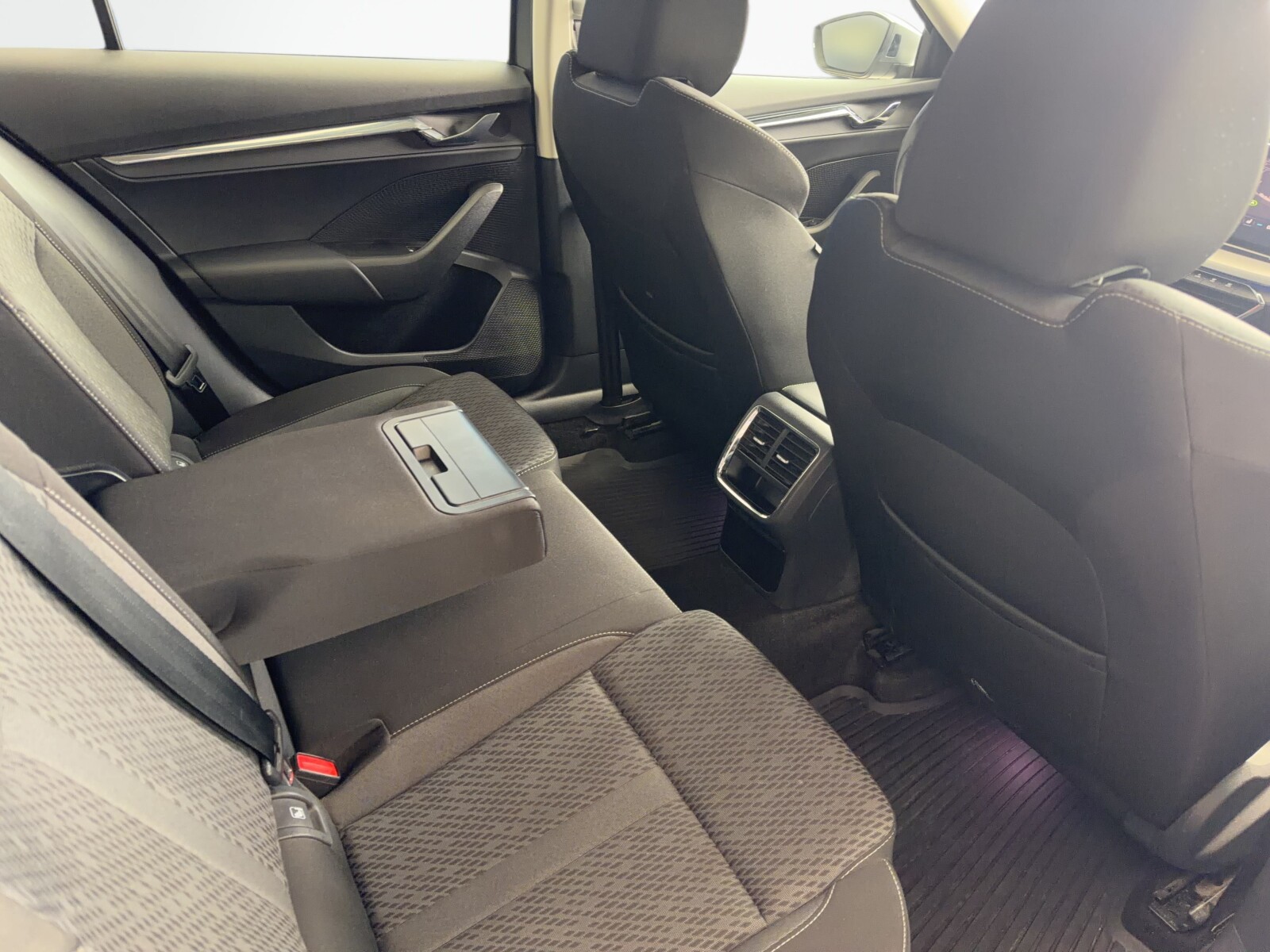 Škoda Octavia Combi - zdjęcie 15