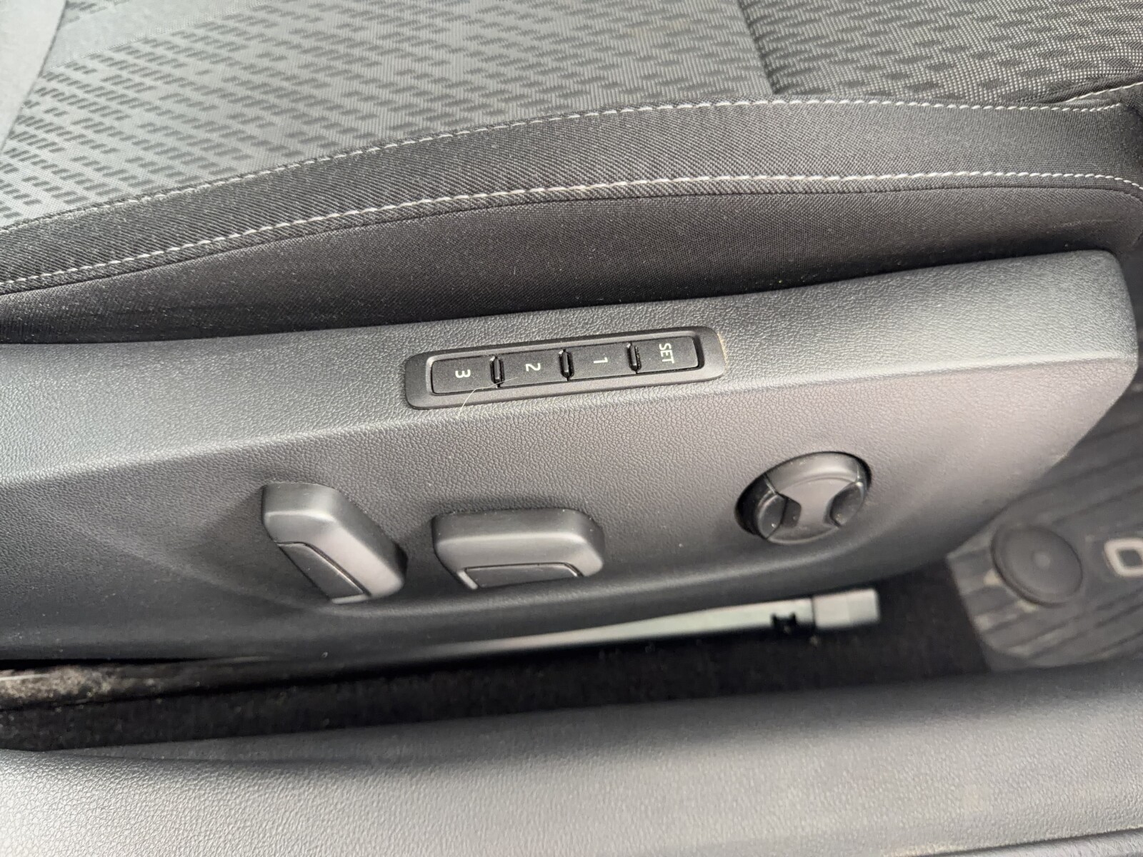 Škoda Octavia Combi - zdjęcie 19