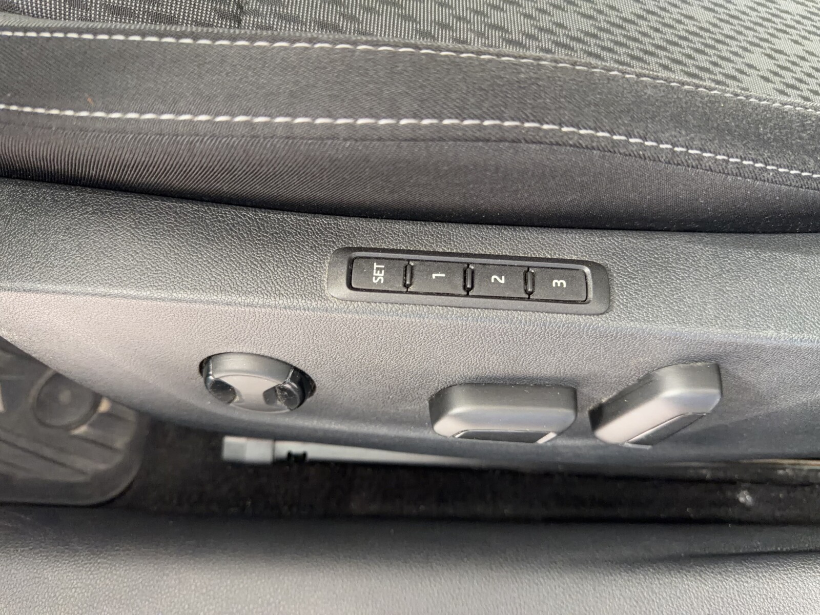 Škoda Octavia Combi - zdjęcie 11
