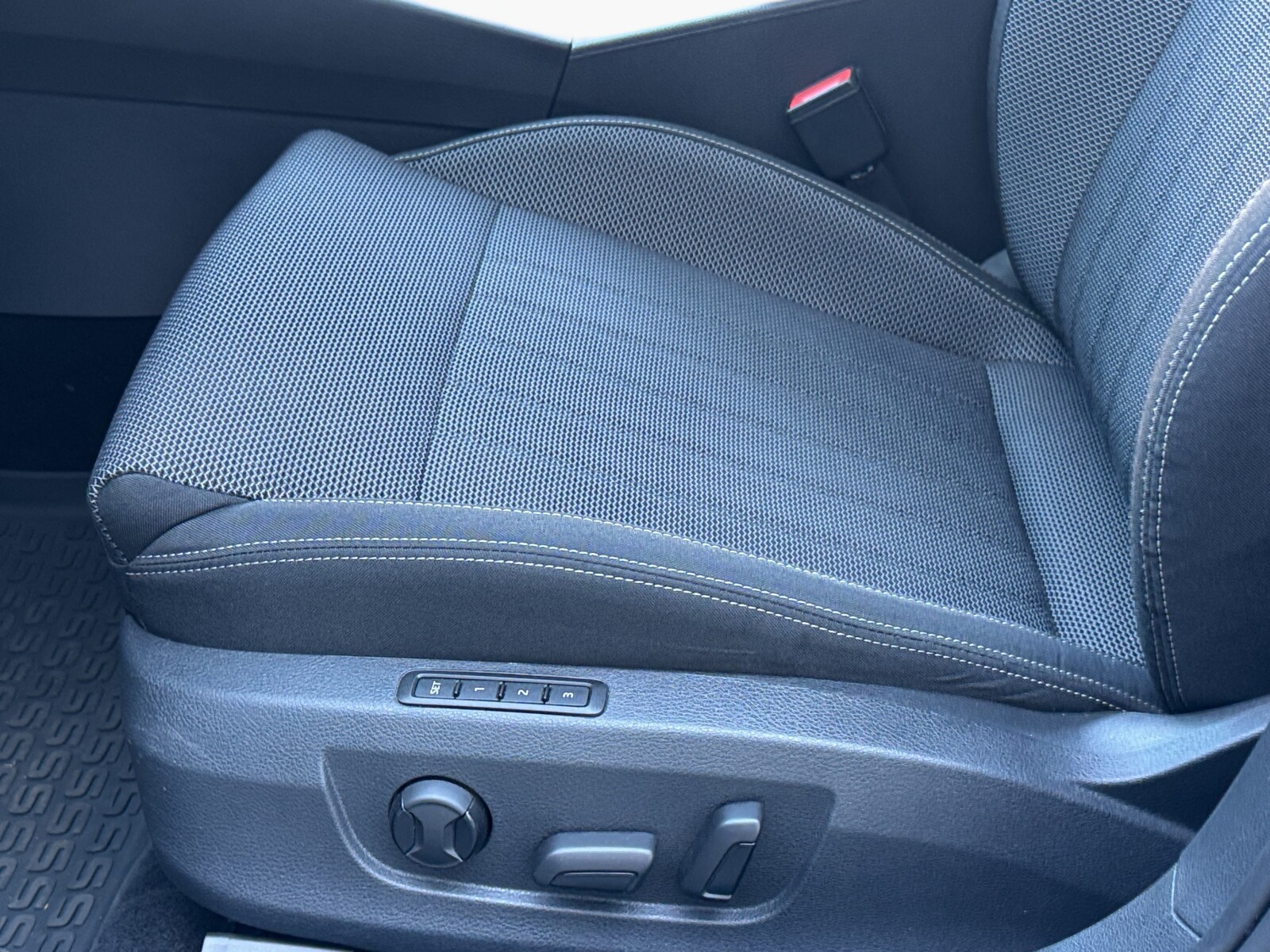 Škoda Superb Combi - zdjęcie 24