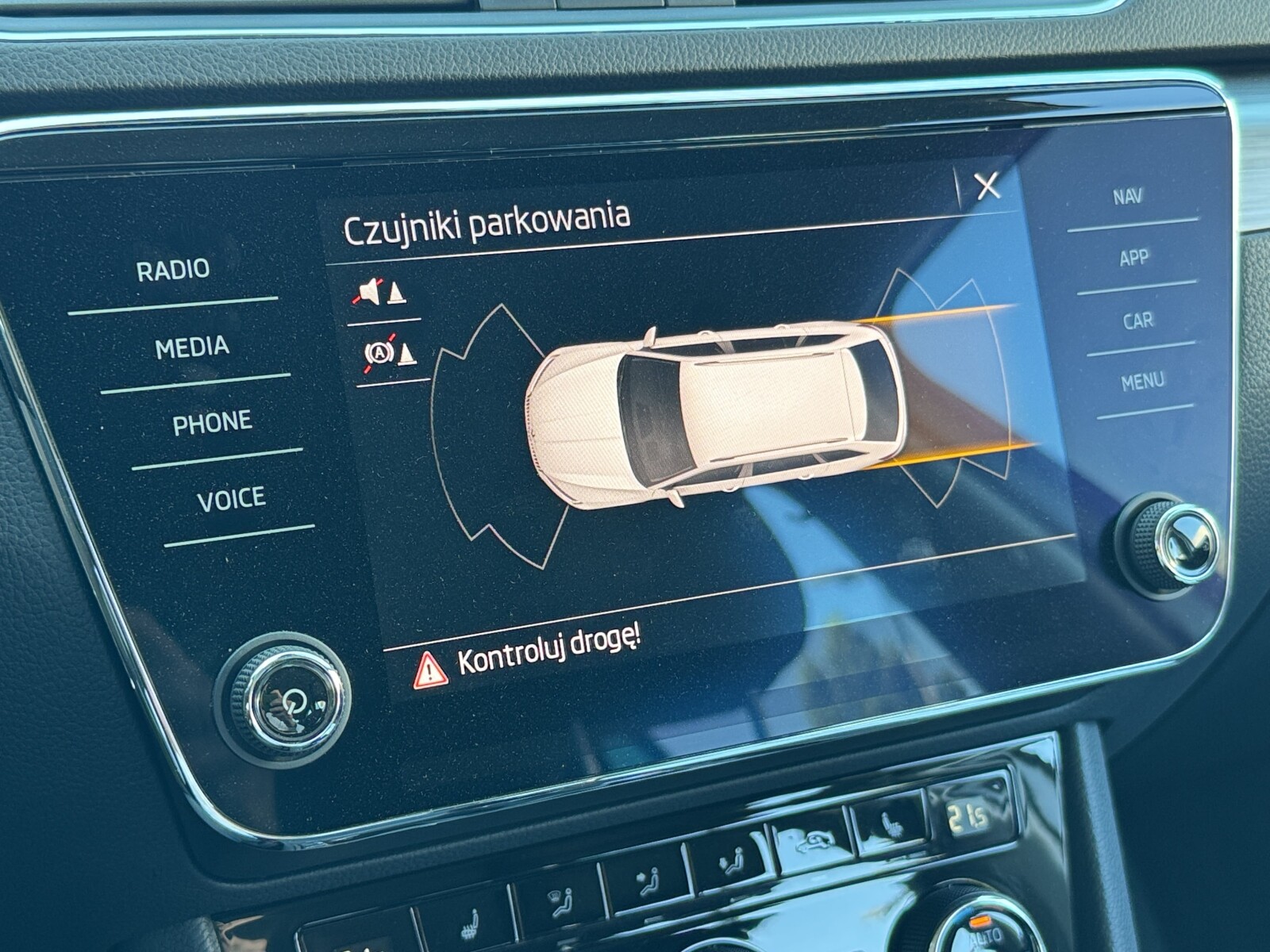 Škoda Superb Combi - zdjęcie 40