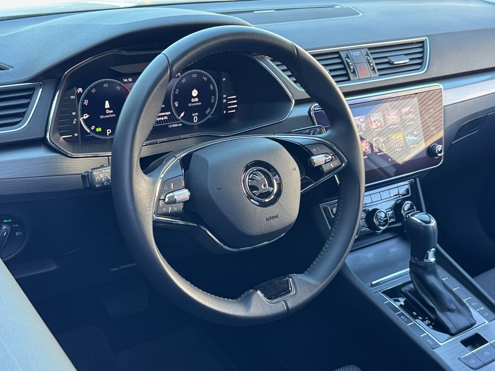 Škoda Superb Combi - zdjęcie 23