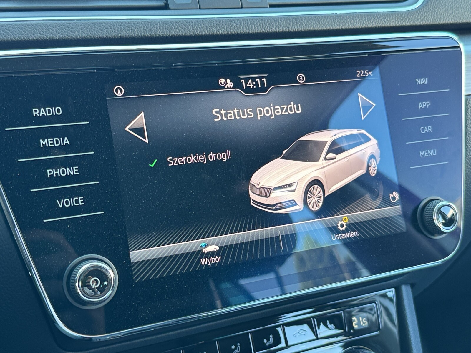 Škoda Superb Combi - zdjęcie 35