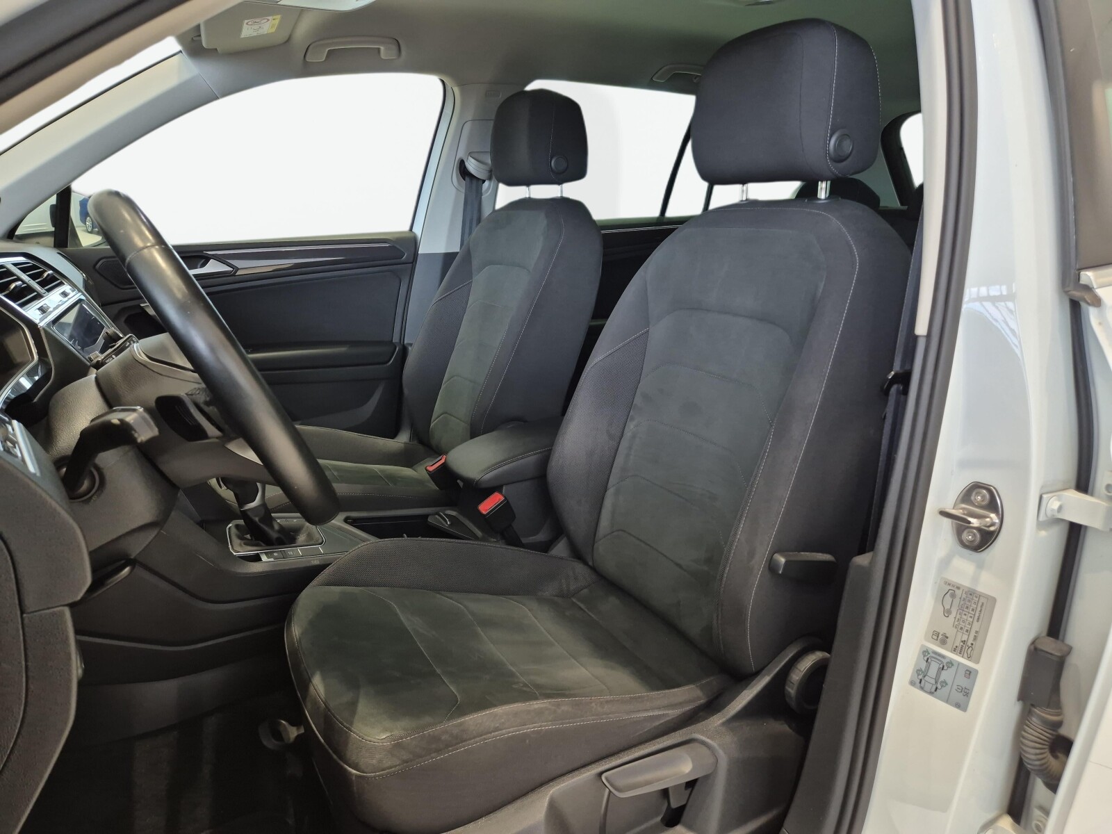 Volkswagen Tiguan - zdjęcie 10